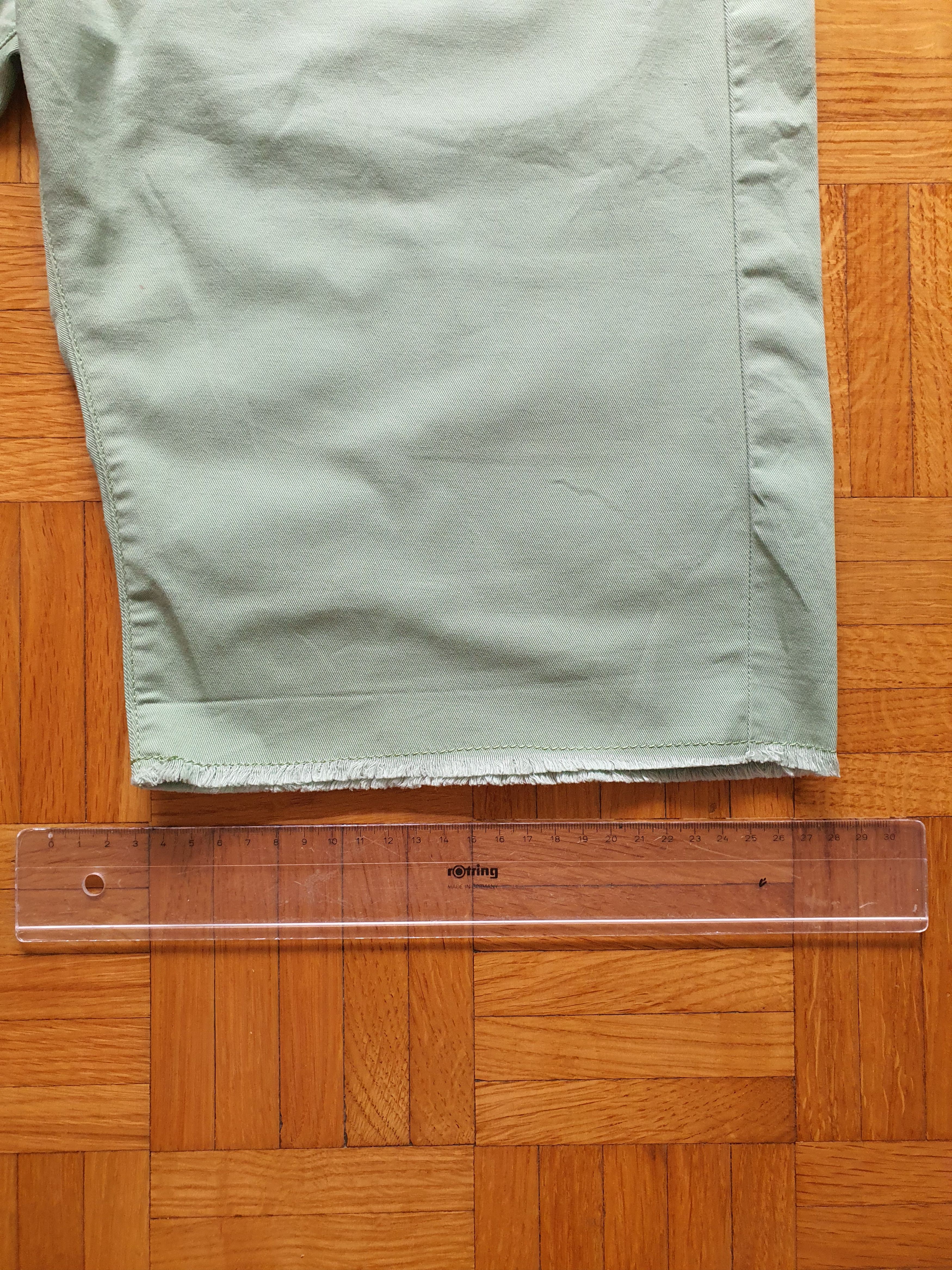 Carhartt Wip Shorts - Mod: SWELL SHORT - Faded Green - W31 Size US 31 - 9 Thumbnail