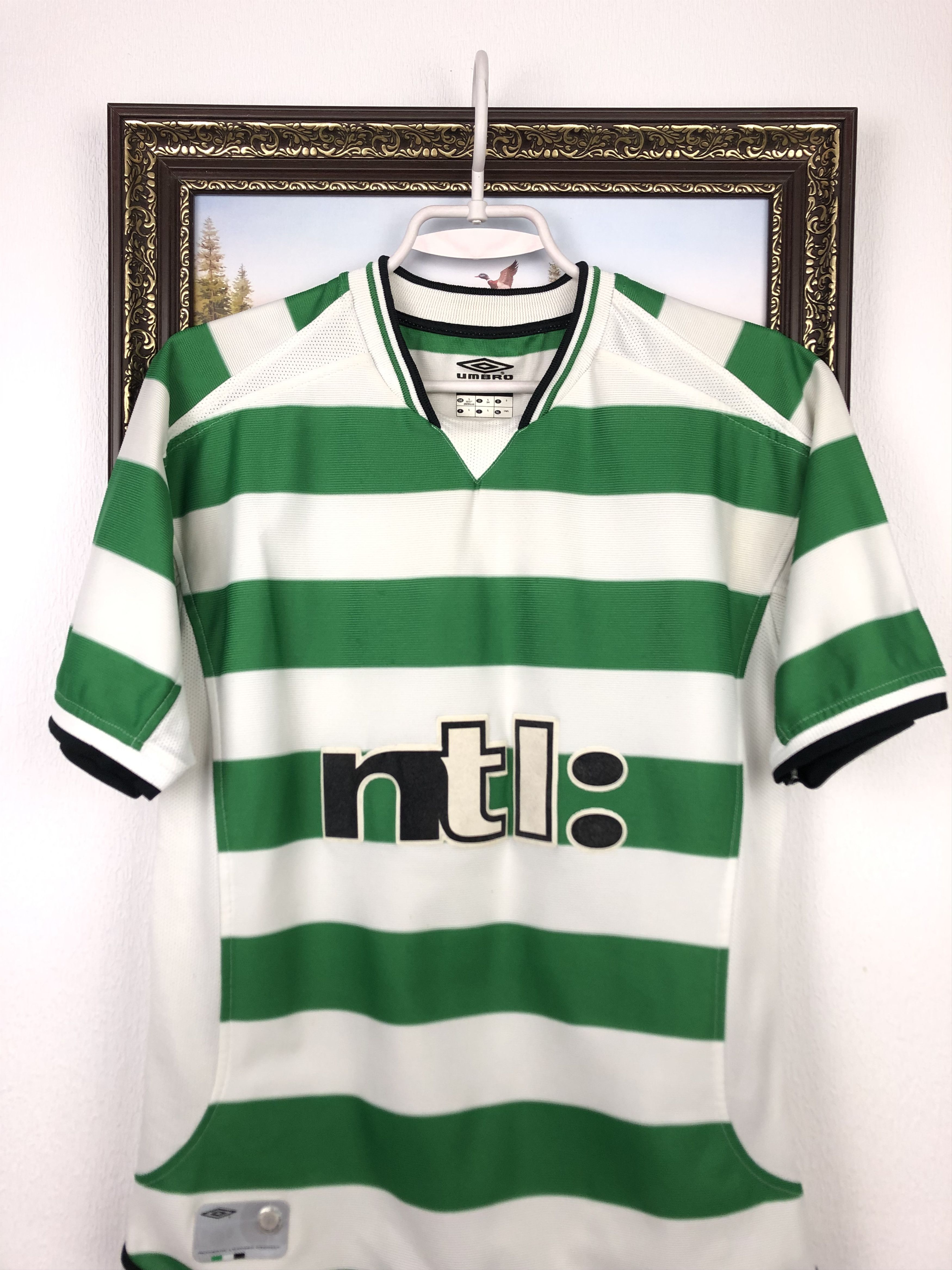 Vintage Celtic football shirt 2001 Soccer Umbro Jersey Mens Trikot Size US S / EU 44-46 / 1 - 2 Thumbnail