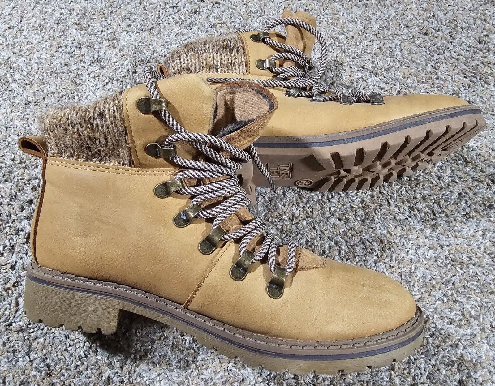 Designer Time and TRU Woman's Ankle Boots Brown Lace Up Size 7 1/2 Size US 7.5 / IT 37.5 - 1 Thumbnail