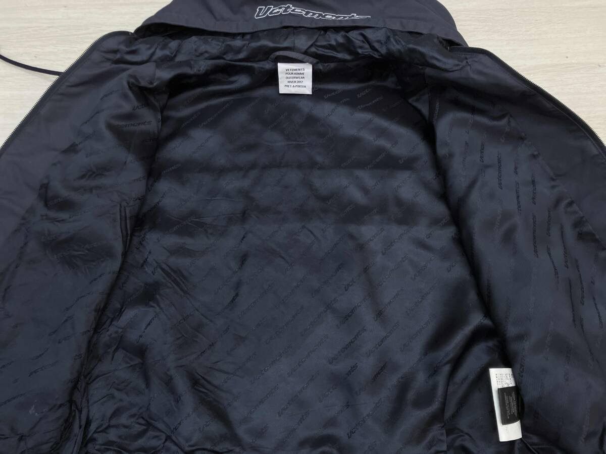 Vetements Vetements 2017 Fall/Winter Cropped Striped Track Jacket Size US XS / EU 42 / 0 - 2 Thumbnail
