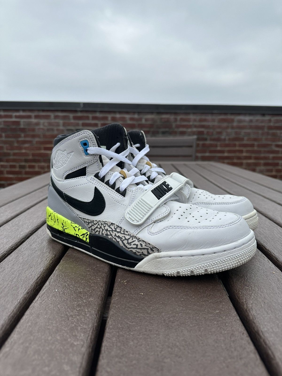 Jordan Brand “Command Force Volt” Jordan Legacy 312 Size US 11 / EU 44 - 1 Thumbnail