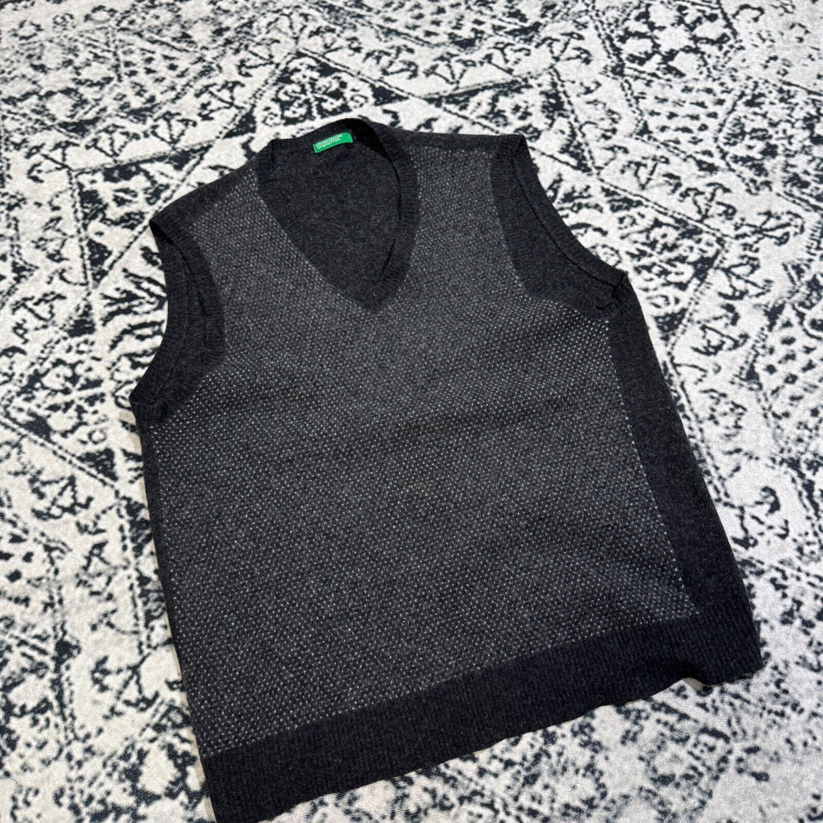 Vintage Vintage Unisex Black Wool Vest Sweater Size M 90s Oldmoney Size US M / EU 48-50 / 2 - 7 Thumbnail
