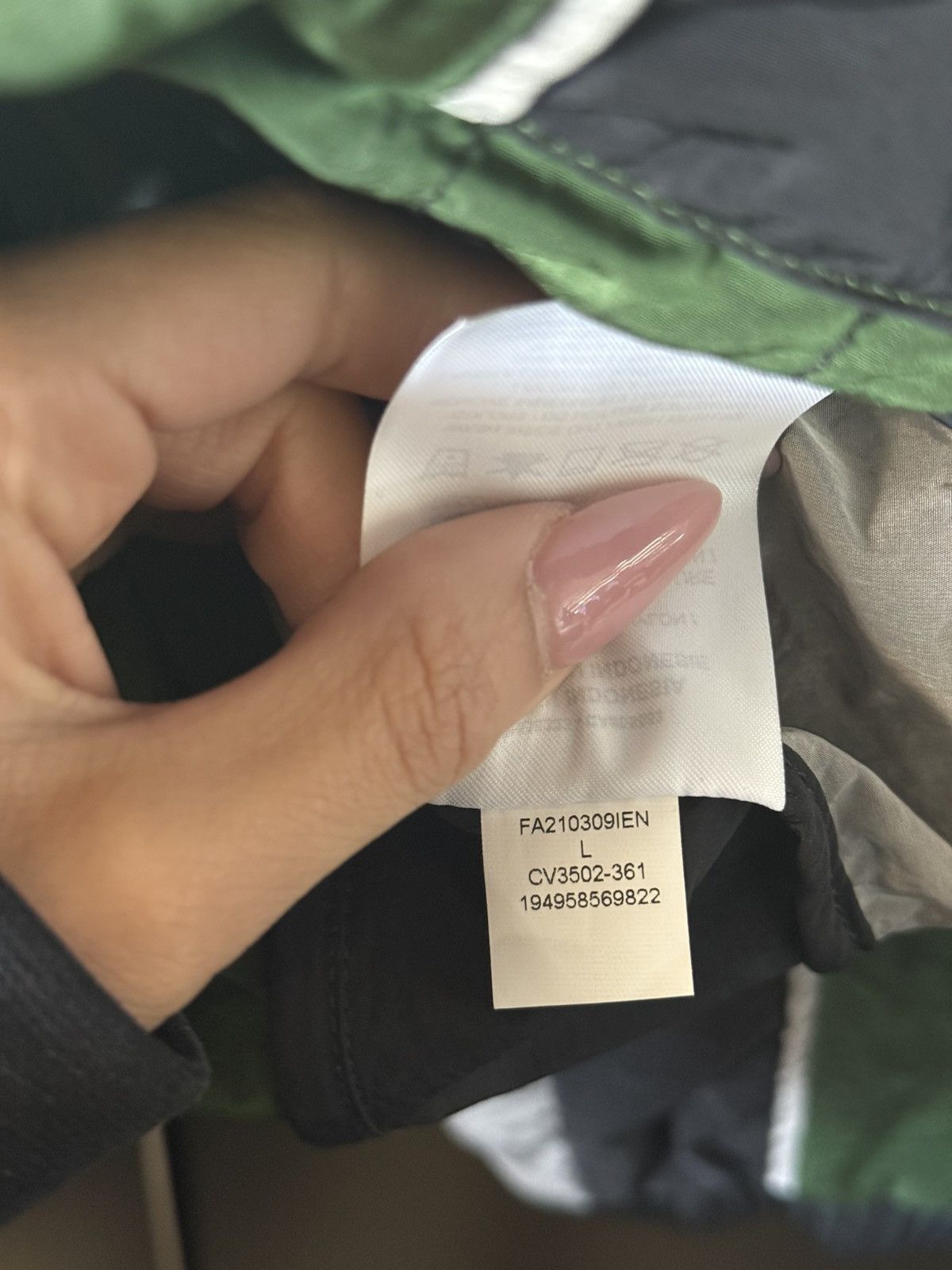 Jordan Brand × Off-White JORDAN X OFF-WHITE TRACK JACKET SIZE L Size US L / EU 52-54 / 3 - 18 Thumbnail