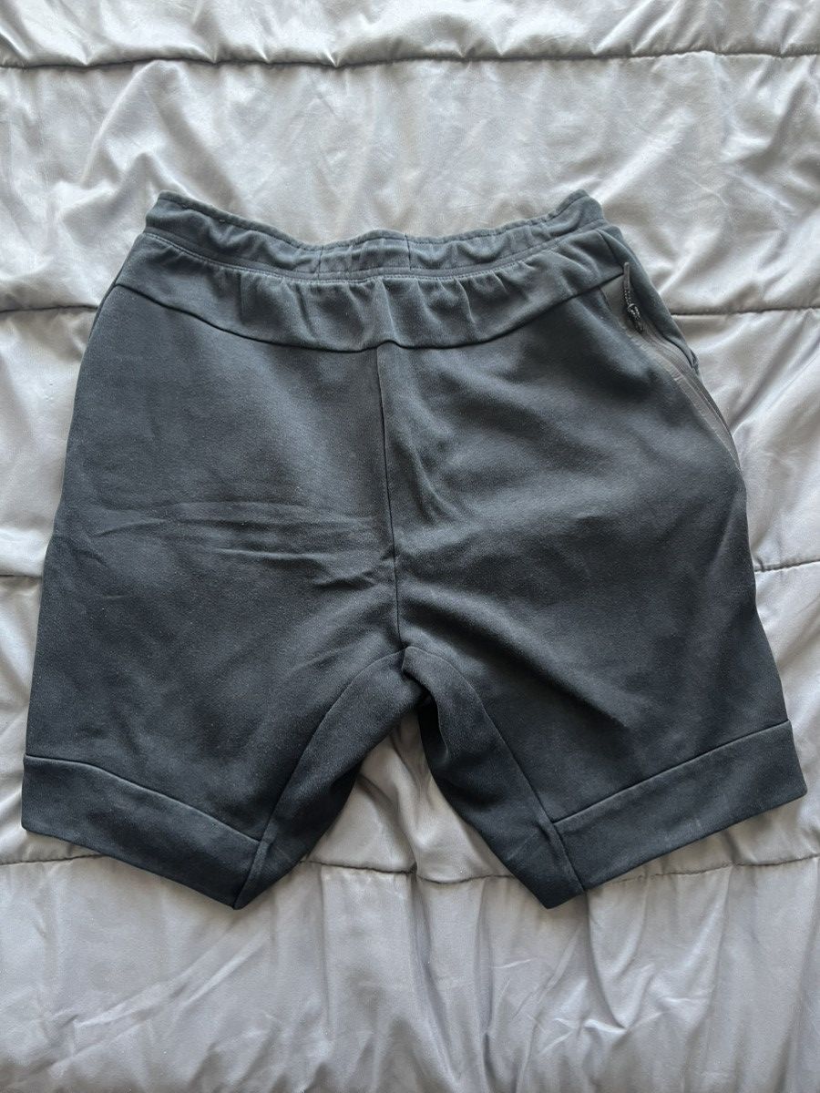 Nike Nike Tech Fleece Shorts Size US 35 - 2 Thumbnail
