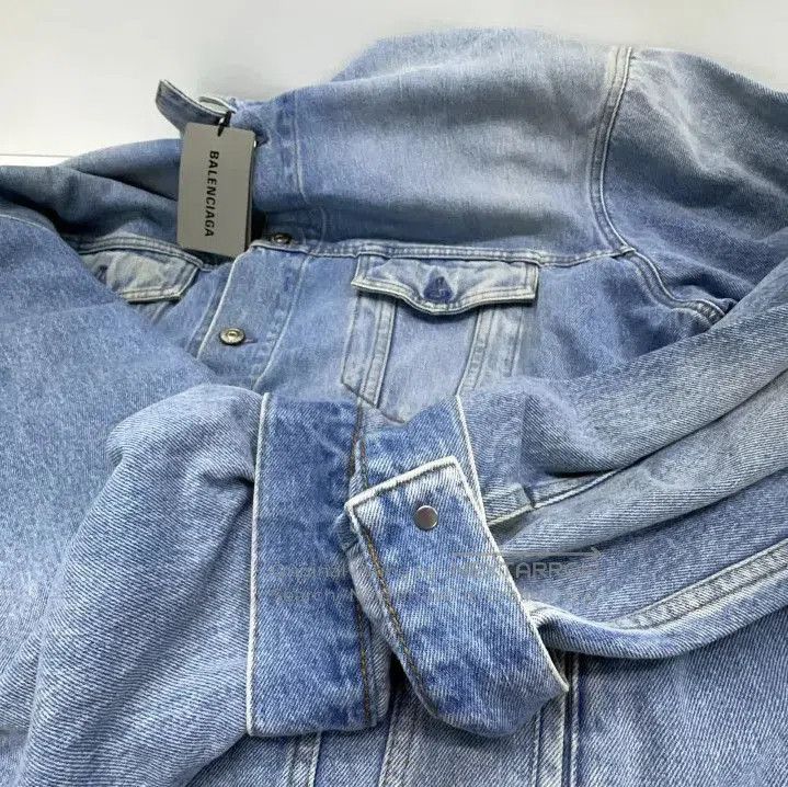 Balenciaga Balenciaga Vintage Denim Jacket with BB Embroidery. Size US L / EU 52-54 / 3 - 9 Thumbnail