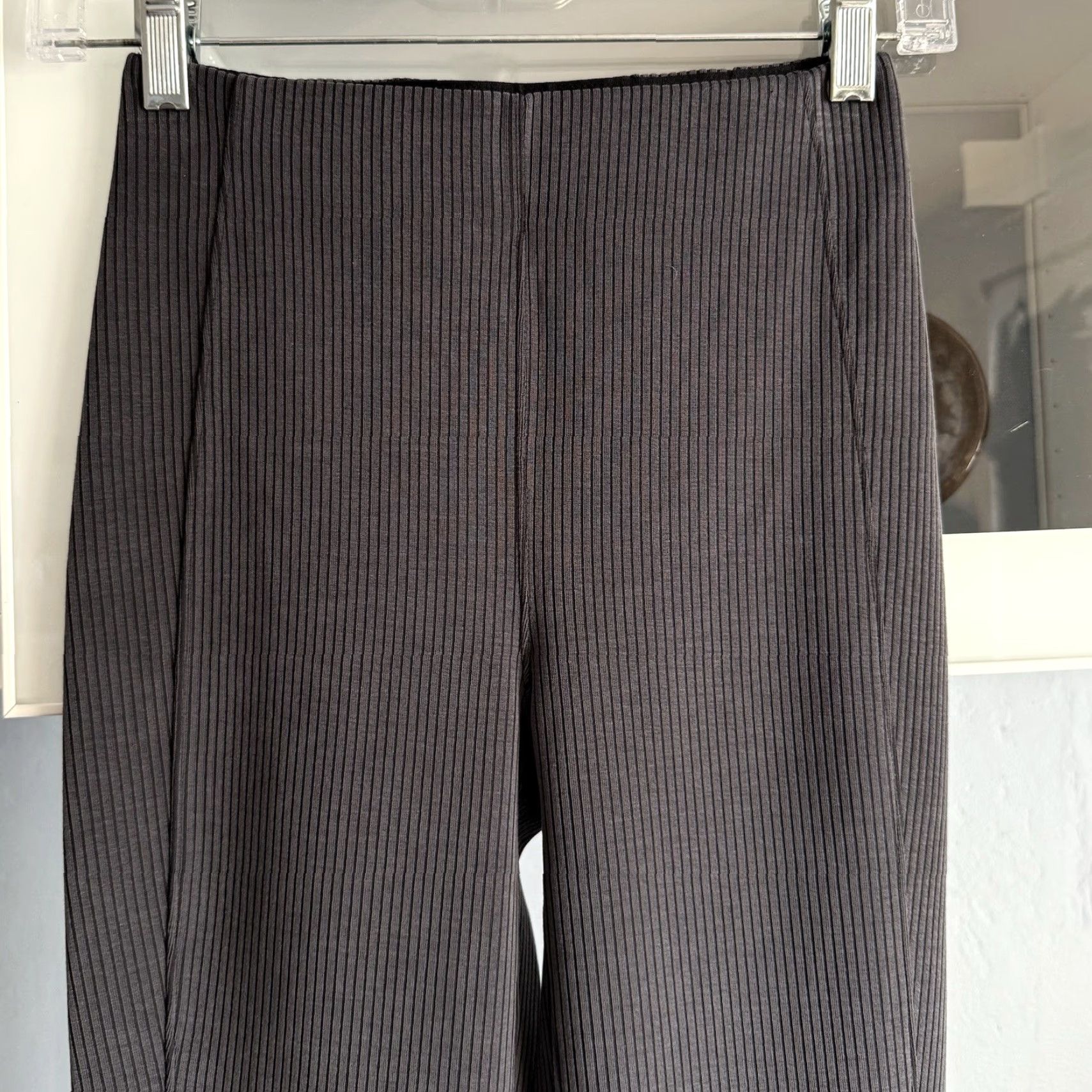 Lululemon Lululemon Ribbed Softstreme Zip-Leg High-Rise Cropped Pant Black Gray Size 2 Women Cropped Pant with Pockets Size 26" / US 2 / IT 38 - 2 Thumbnail
