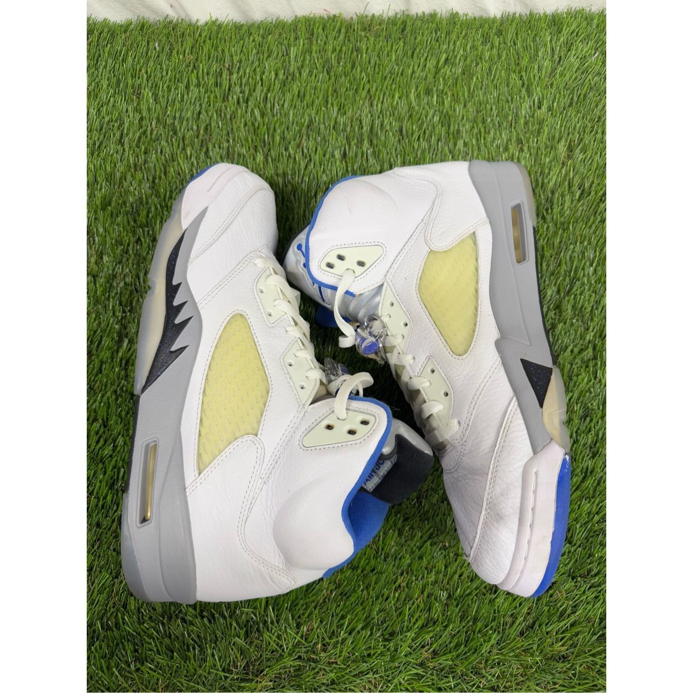 Jordan Brand Size 13 - Air Jordan 5 Retro Stealth 2.0 ICY clean white blu Size US 13 / EU 46 - 5 Thumbnail