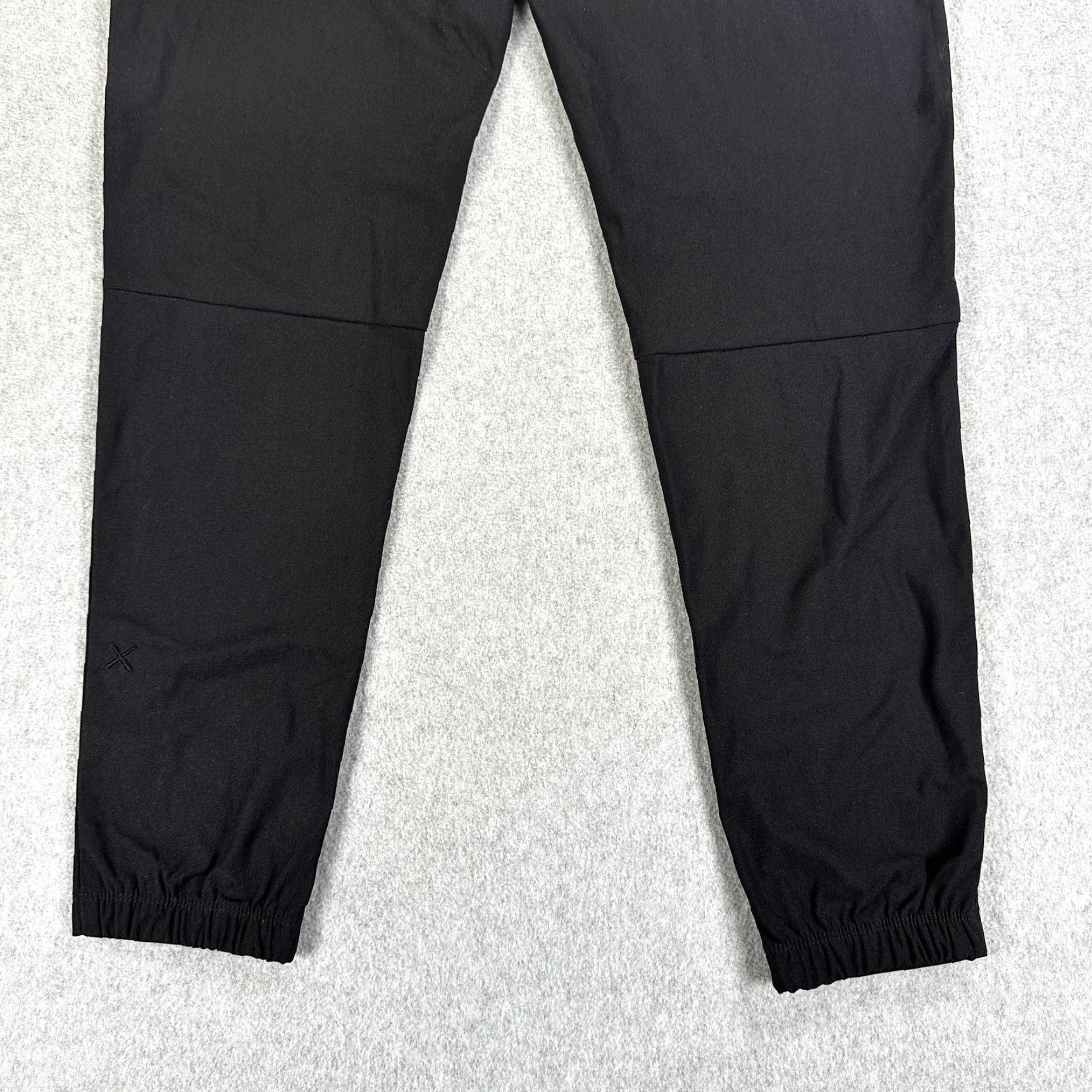 Cuts Cuts AO Jogger Pants Mens Large Black Elastic Waist Pockets Zip Tapered Legs Casual Jogger Slant Front Size US 33 - 6 Thumbnail