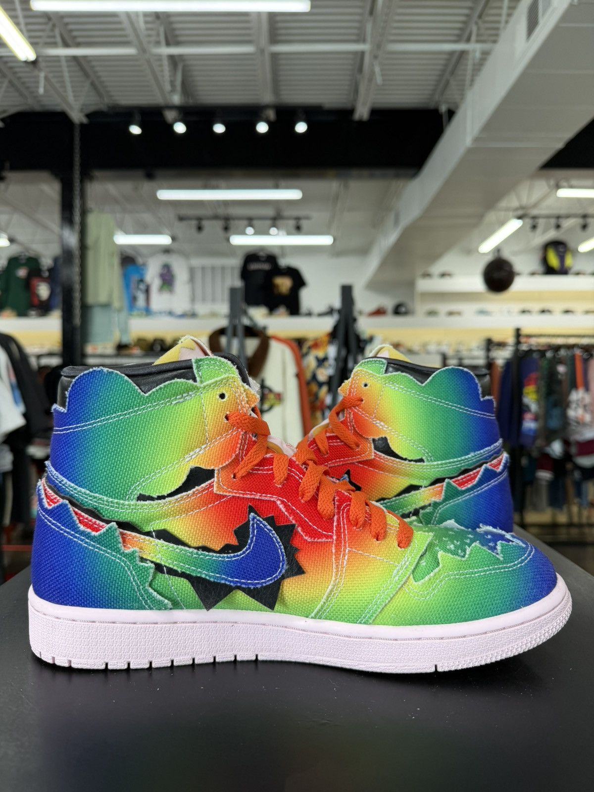 J Balvin × Jordan Brand Jordan 1 J Balvin Size 9 (2020) Size US 9 / EU 42 - 3 Thumbnail
