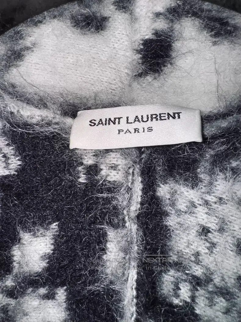 Saint Laurent Paris Saint Laurent Paris Bat Sleeve Printed Cardigan i Size XS / US 0-2 / IT 36-38 - 3 Thumbnail