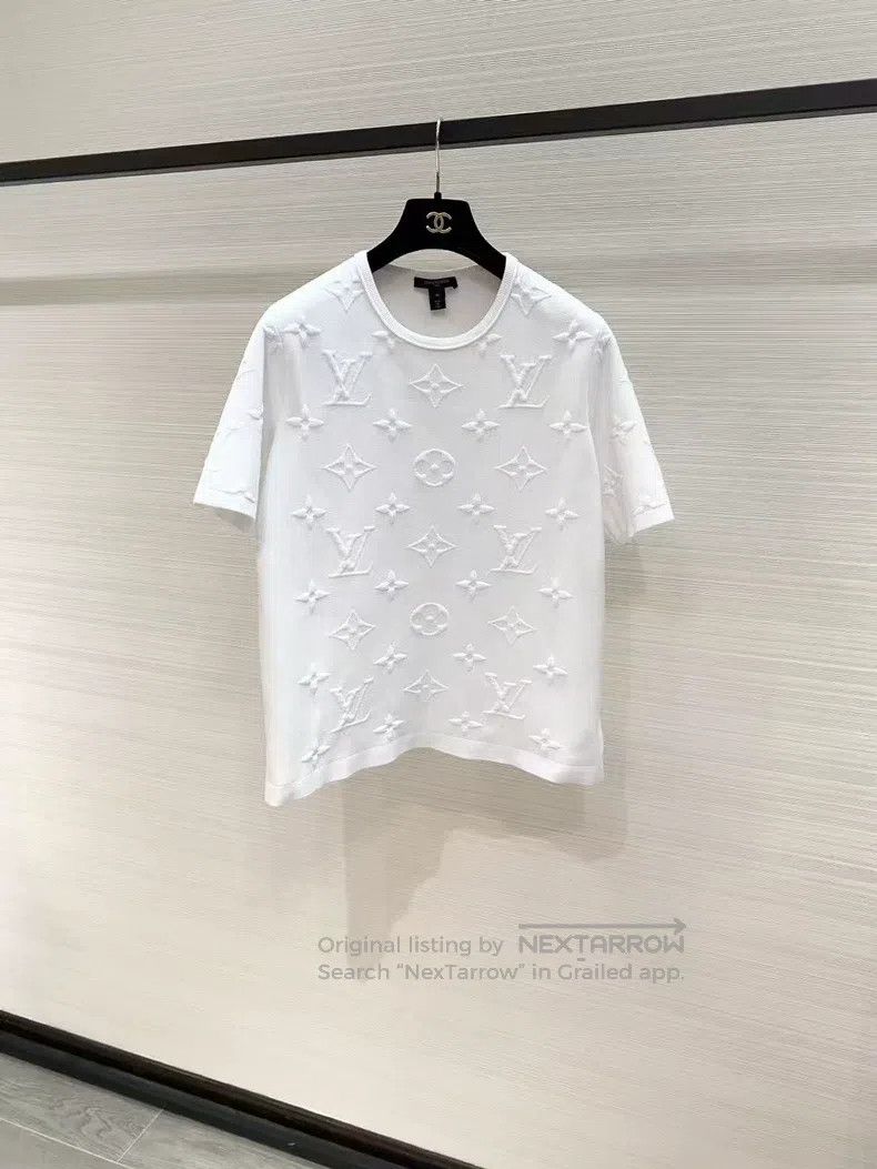 Louis Vuitton Louis Vuitton White logo embossed full print short sleeve Size US M / EU 48-50 / 2 - 1 Thumbnail