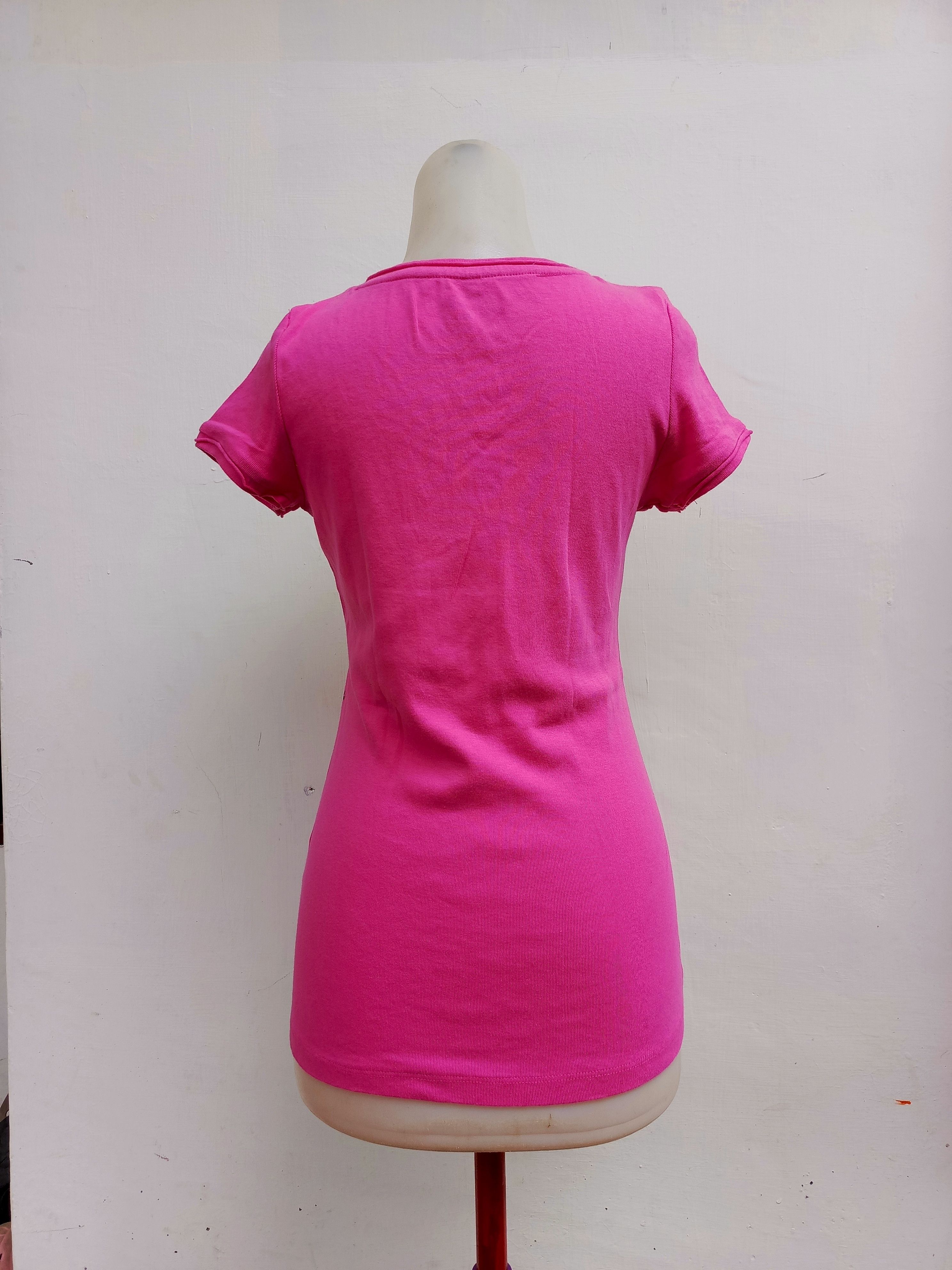 Japanese Brand Y2K Cache Pink Graphic Tee Bandana Paisley V-Neck Top Size M / US 6-8 / IT 42-44 - 4 Thumbnail