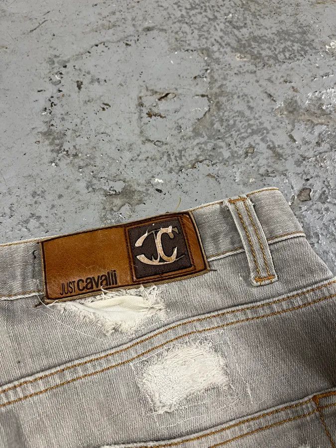 Just Cavalli 2000s Cavalli Distressed Stonewashed Grey Denim Jeans Size US 32 / EU 48 - 9 Thumbnail
