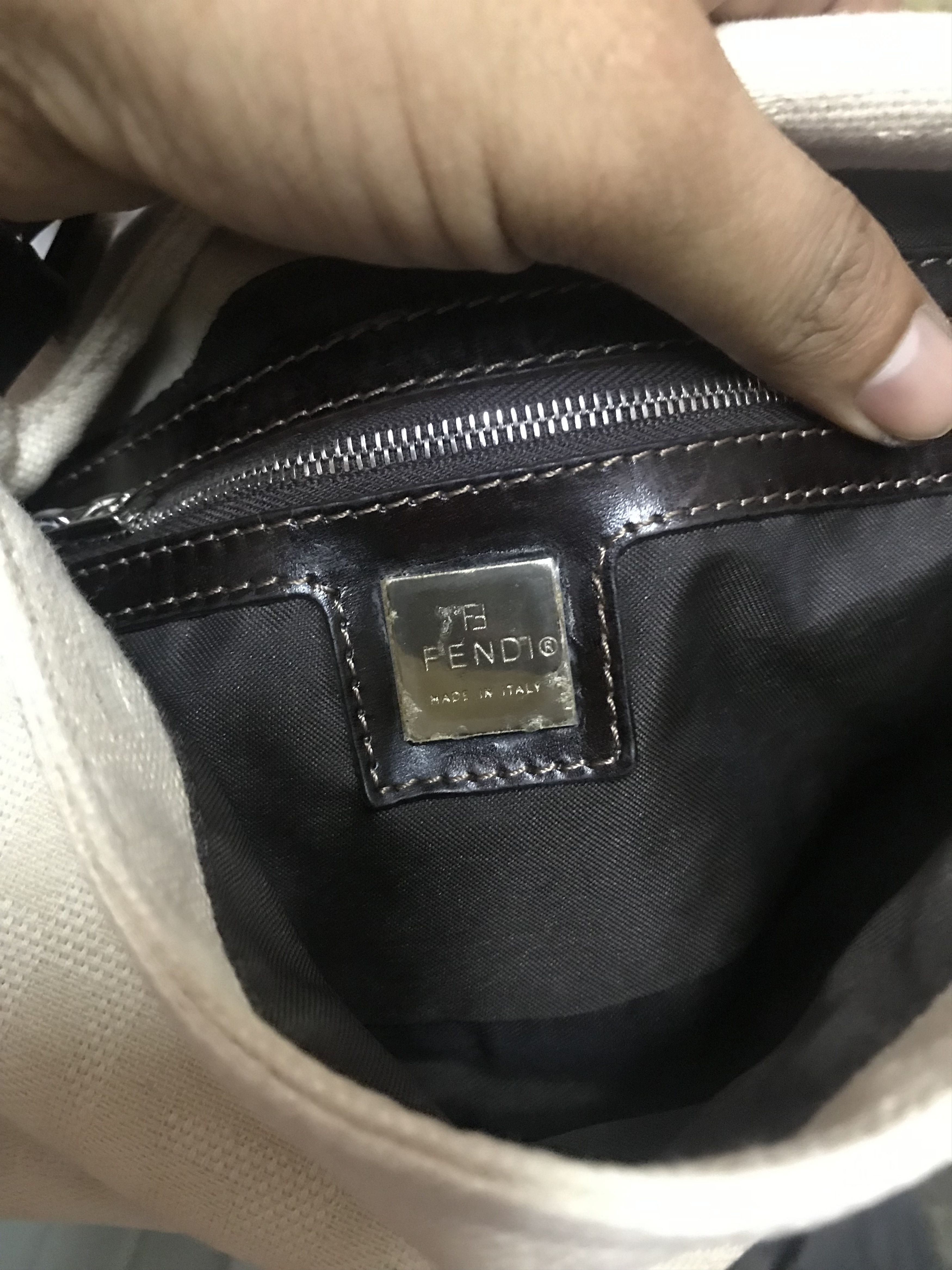 Fendi Authentic Fendi Monogram Mambgueta Size ONE SIZE - 2 Thumbnail