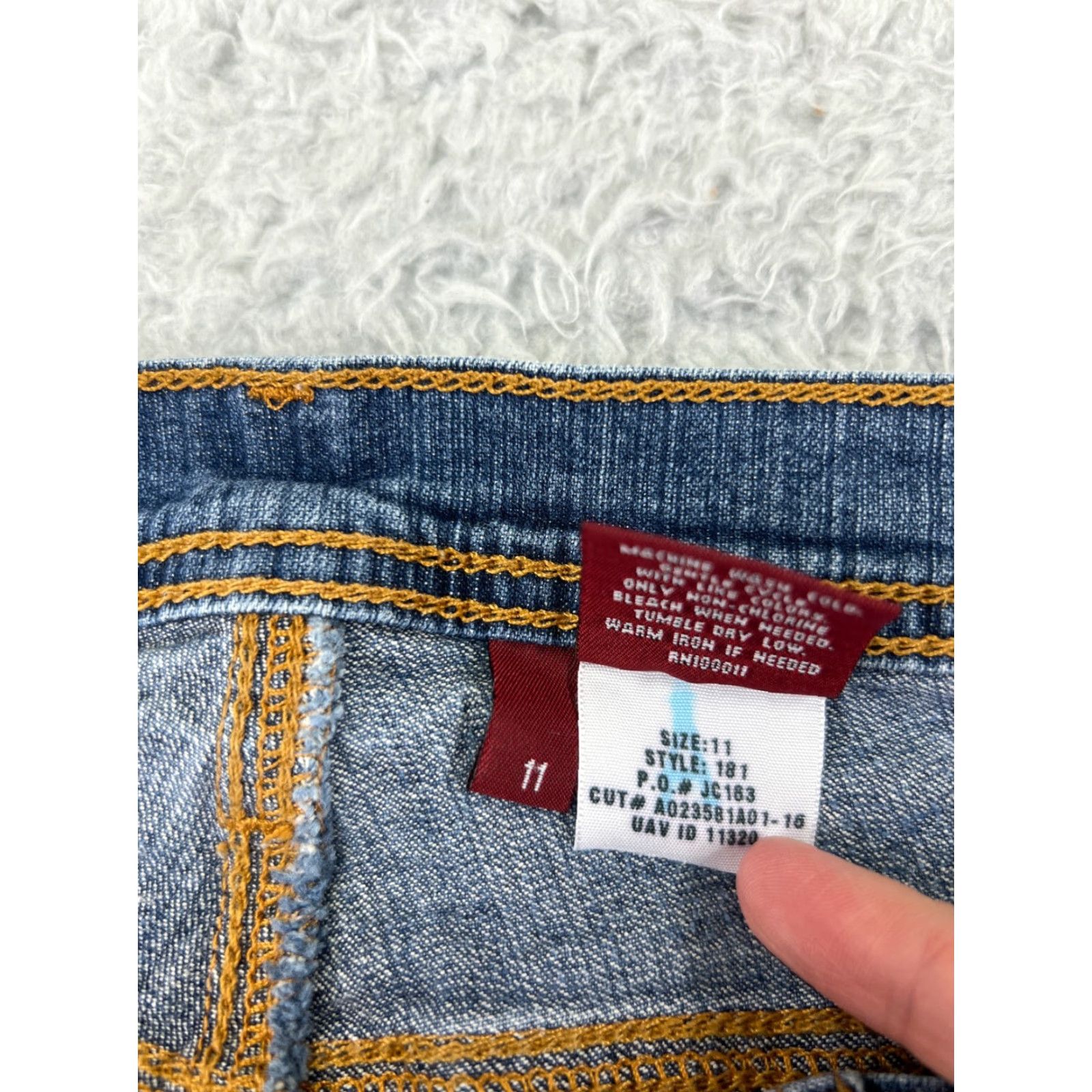 Vintage Bongo Jeans Women 5 Blue Denim Skinny Low Rise Cotton Blend Stretch 26x27 Jeans Women's Blue Skinny 5-Pocket Distressed Modern Denim Style Mens? Size 27" / US 4 / IT 40 - 4 Thumbnail