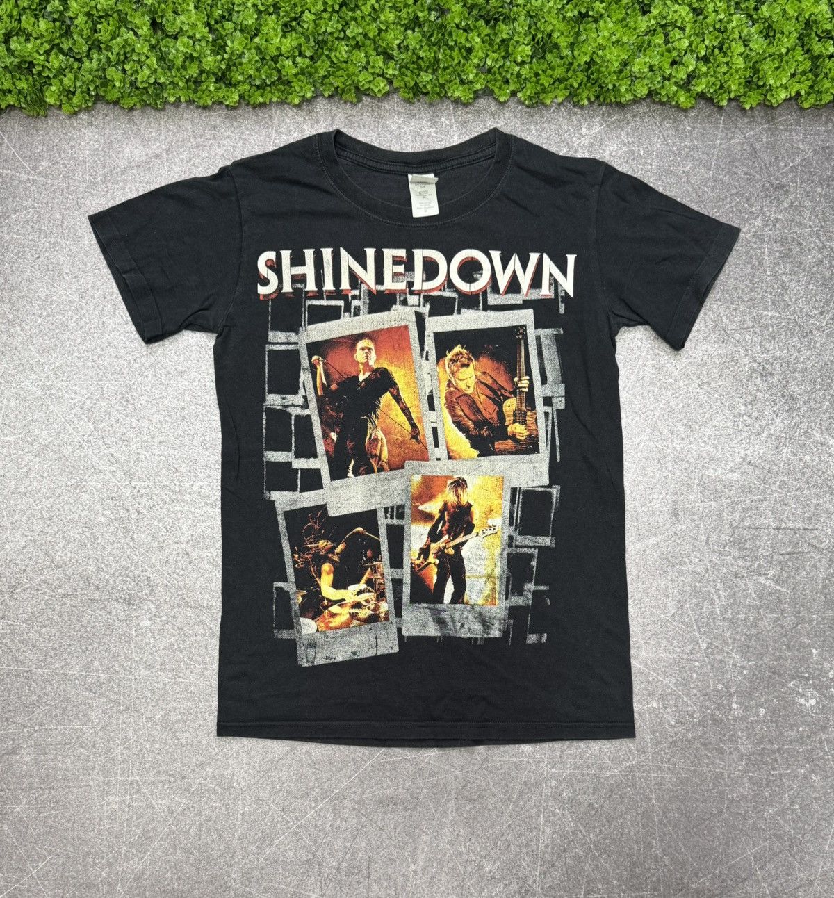 Band Tees Crazy Vintage Shinedown Rock Band Tour Faded Black Tee Size US S / EU 44-46 / 1 - 1 Thumbnail