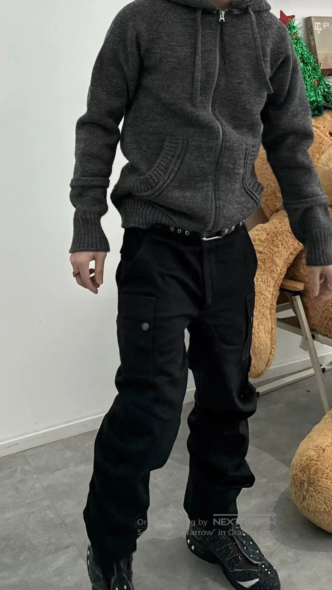 Louis Vuitton Black Cargo Pants with Multiple Pockets. Size US 32 / EU 48 - 5 Thumbnail