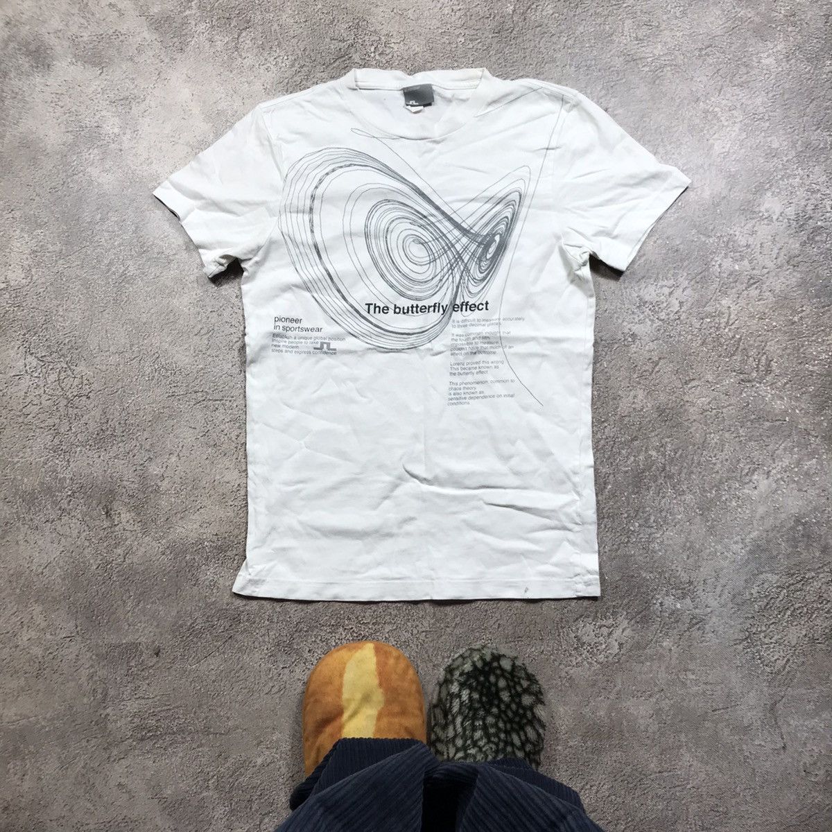 Vintage Vintage 90s Graphic Tee Butterfly Spiral Print Y2K Indie M Size US M / EU 48-50 / 2 - 1 Thumbnail