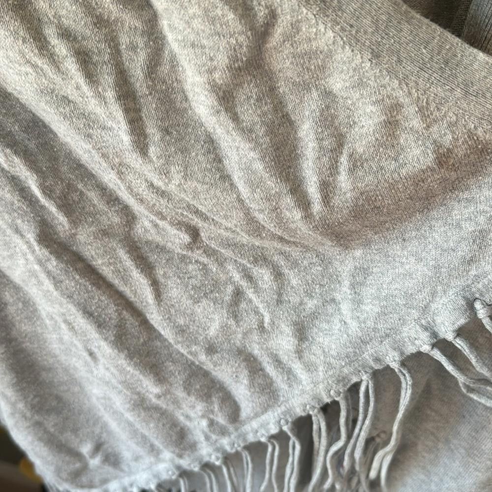 Michael Kors Michael Kora fringe open front sweater- hole in back Size XS / US 0-2 / IT 36-38 - 5 Thumbnail