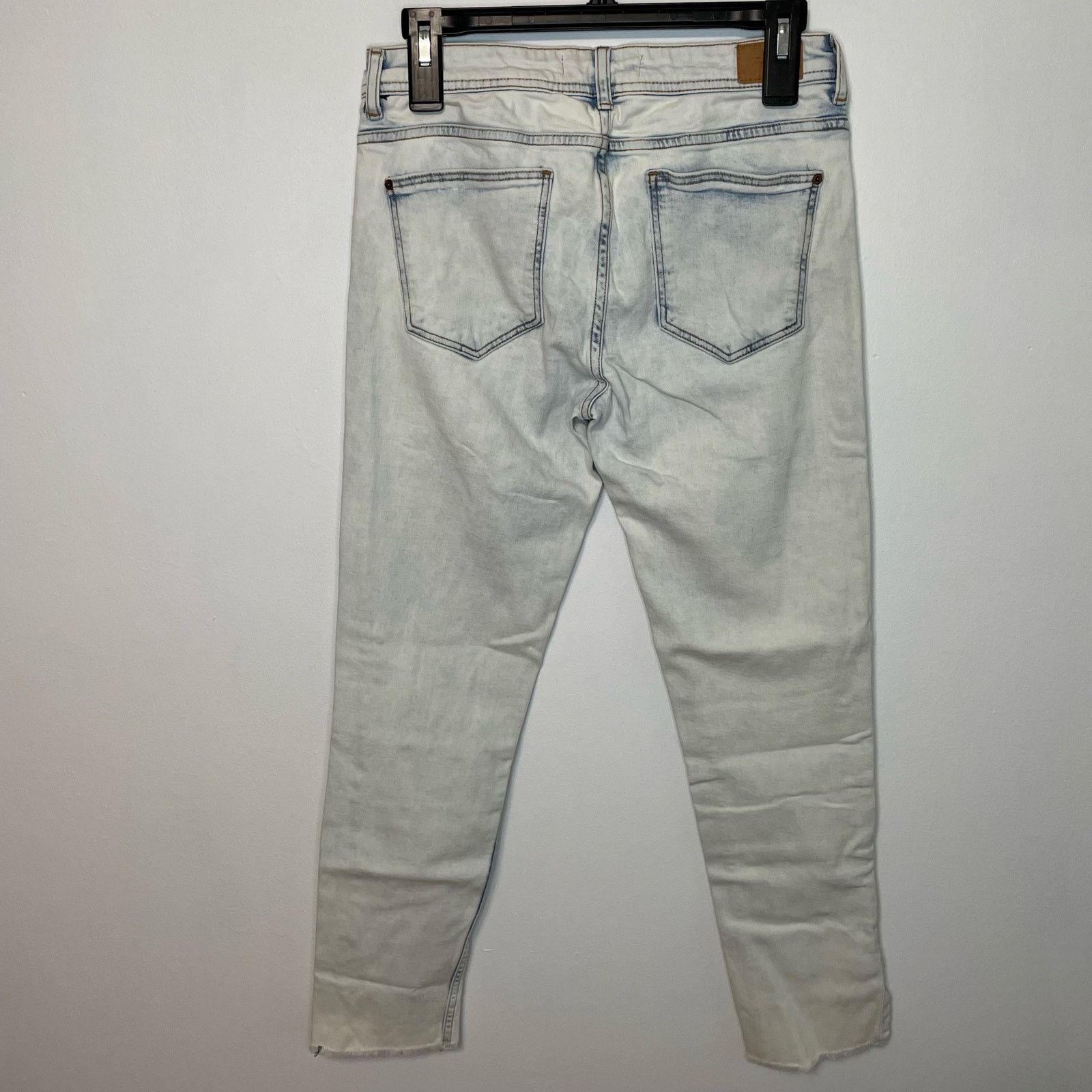Zara Zara Denim Skinny Jeans 4 Womens Light Wash Asym Raw Hem Size 27" / US 4 / IT 40 - 4 Thumbnail