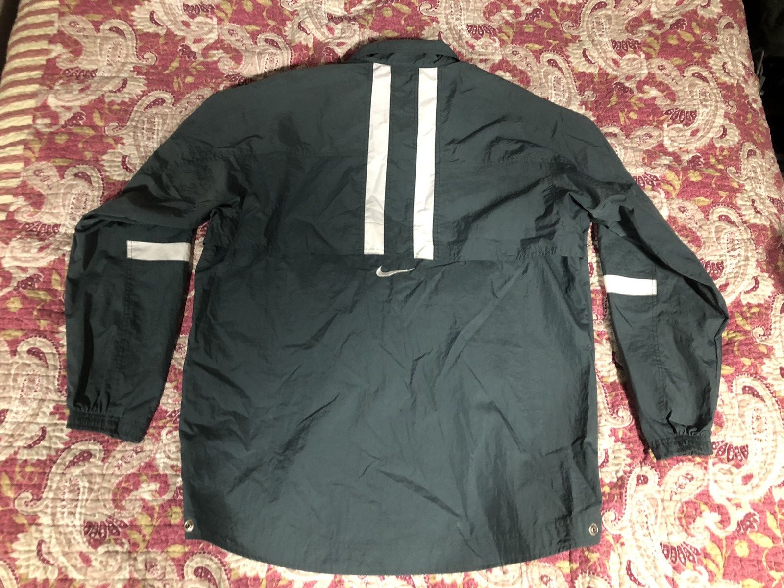 Nike Vintage Nike Windbreaker / green with front pocket Size US XL / EU 56 / 4 - 6 Thumbnail