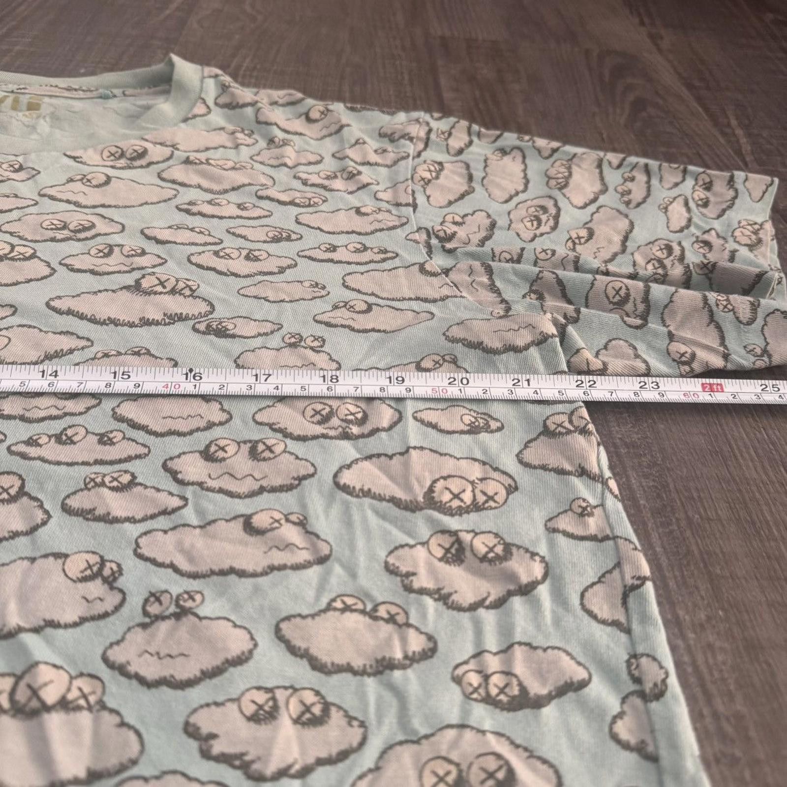 Uniqlo KAWS • UNIQLO "Cloud" Tee (XL) Size US XL / EU 56 / 4 - 4 Thumbnail