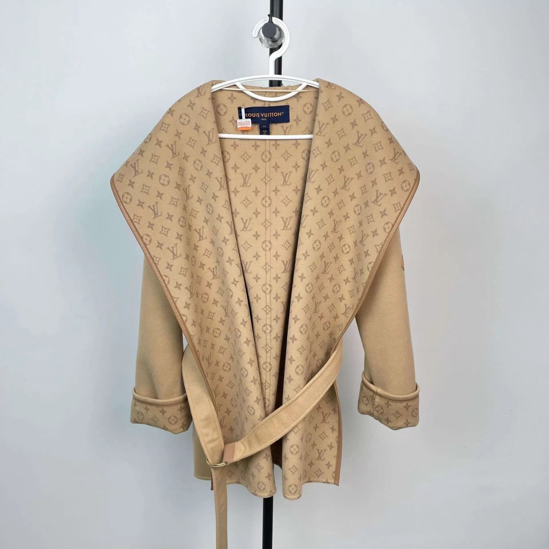 Louis Vuitton lv cashmere coat brown Size L / US 10 / IT 46 - 1 Thumbnail