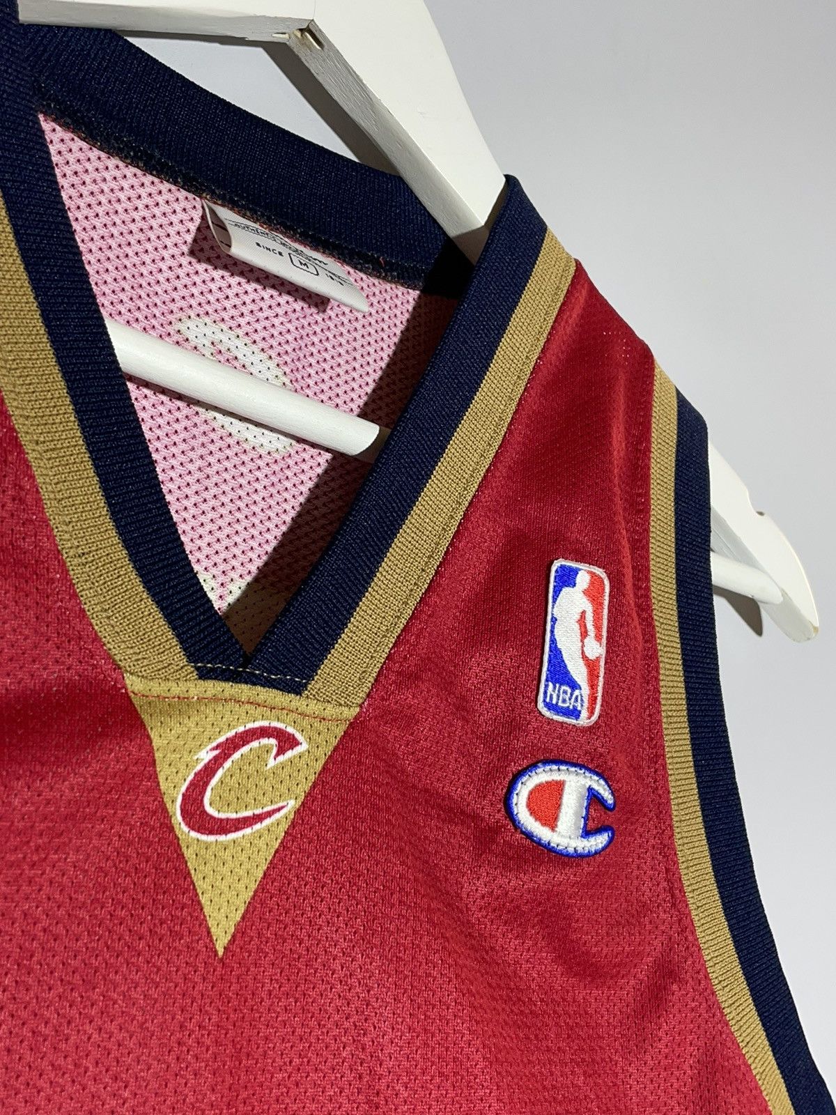 Champion × NBA × Vintage #23 James Cleveland Cavaliers Champion Vintage NBA Jersey Size US M / EU 48-50 / 2 - 5 Thumbnail