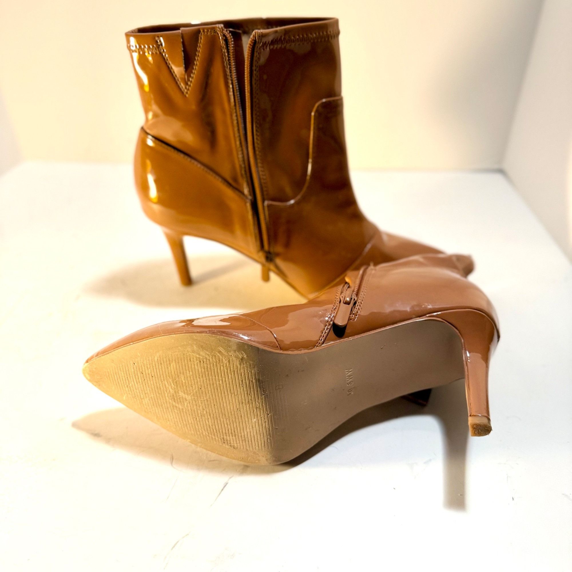 Torrid Tan 10.5WW Patent Leather Ankle Boots W Pointed Toe Size US 10.5 / IT 40.5 - 9 Thumbnail