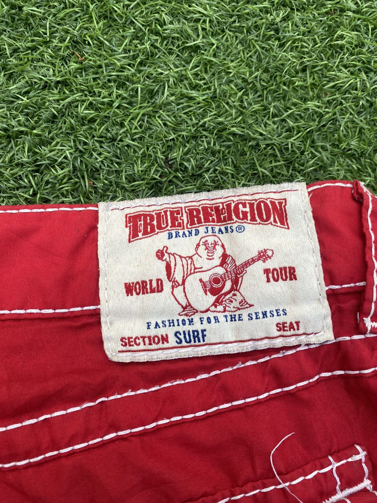 True Religion × Vintage TRUE RELIGION BIG LOGO RED SHORT PANTS Size US 38 / EU 54 - 5 Thumbnail