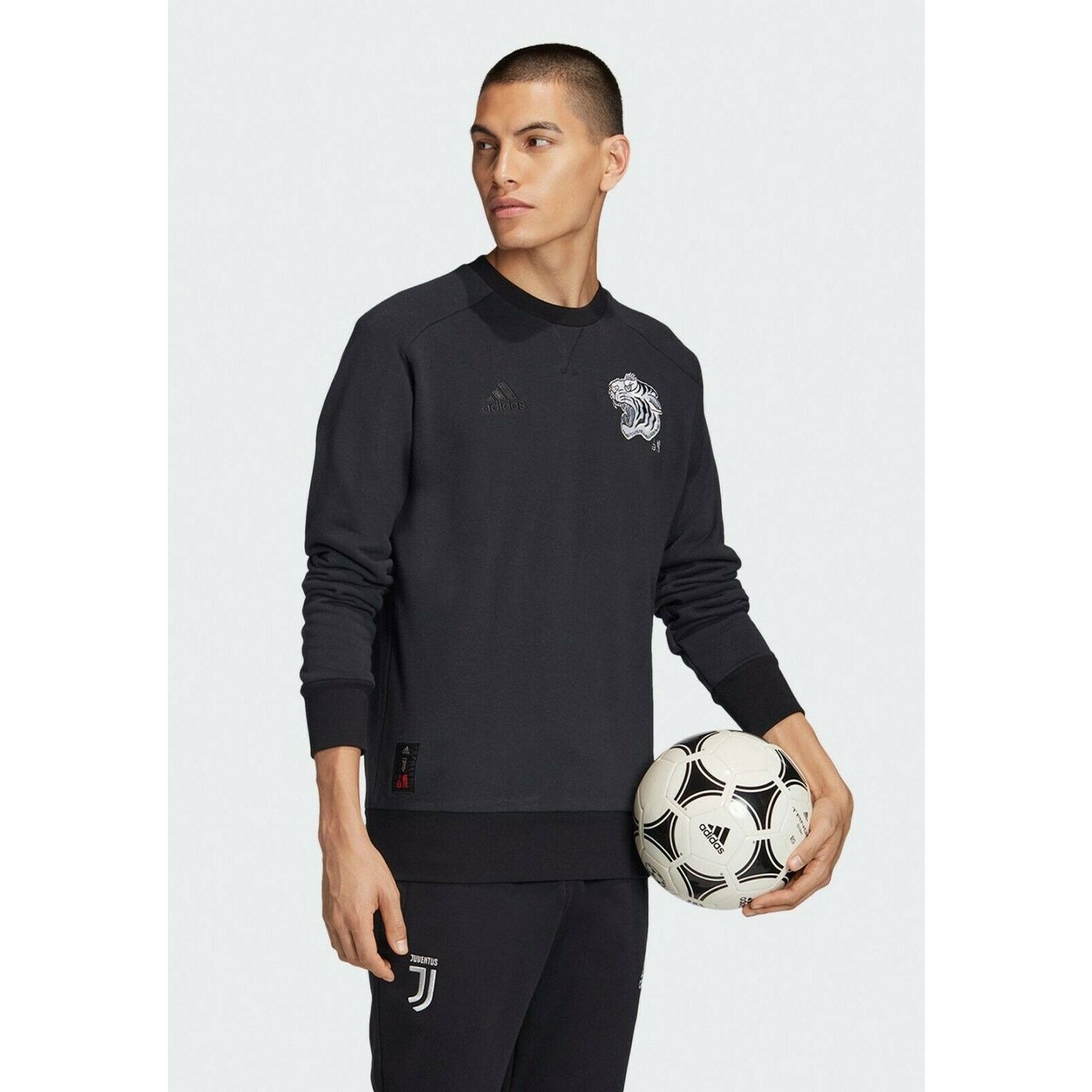 Adidas Adidas Juventus FC Chinese New Year Tiger Sweatshirt Small Size US S / EU 44-46 / 1 - 2 Thumbnail