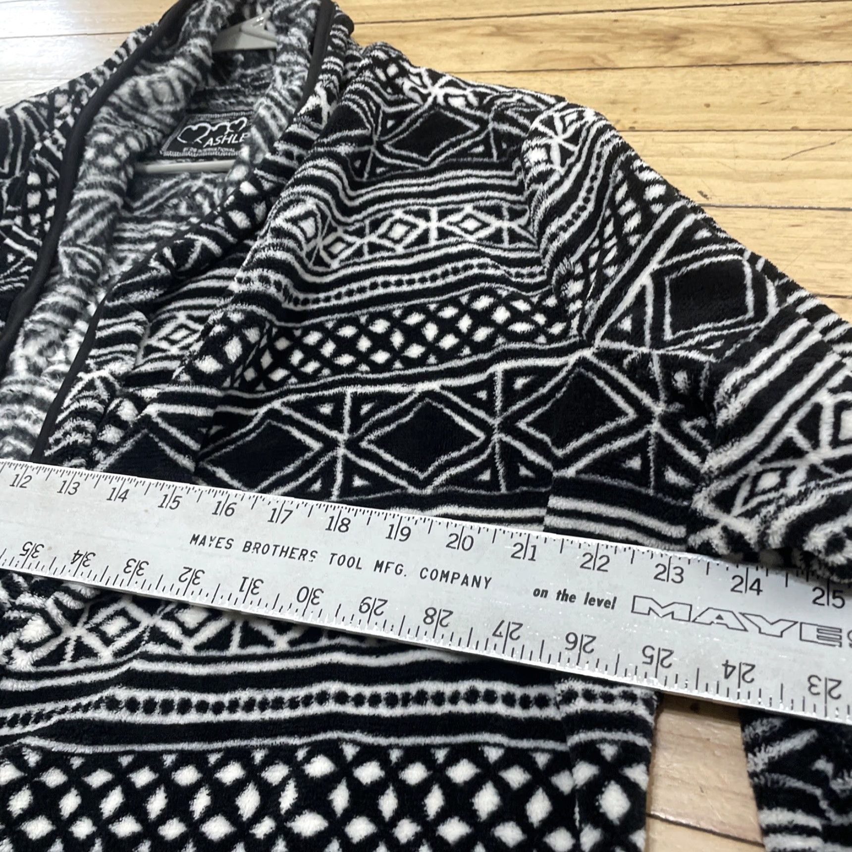 Vintage VINTAGE Ashley Open Fleece Wrap Women 3X Geometric Black White Southwestern Cardigan Size XXL / US 16-18 / IT 52-54 - 7 Thumbnail