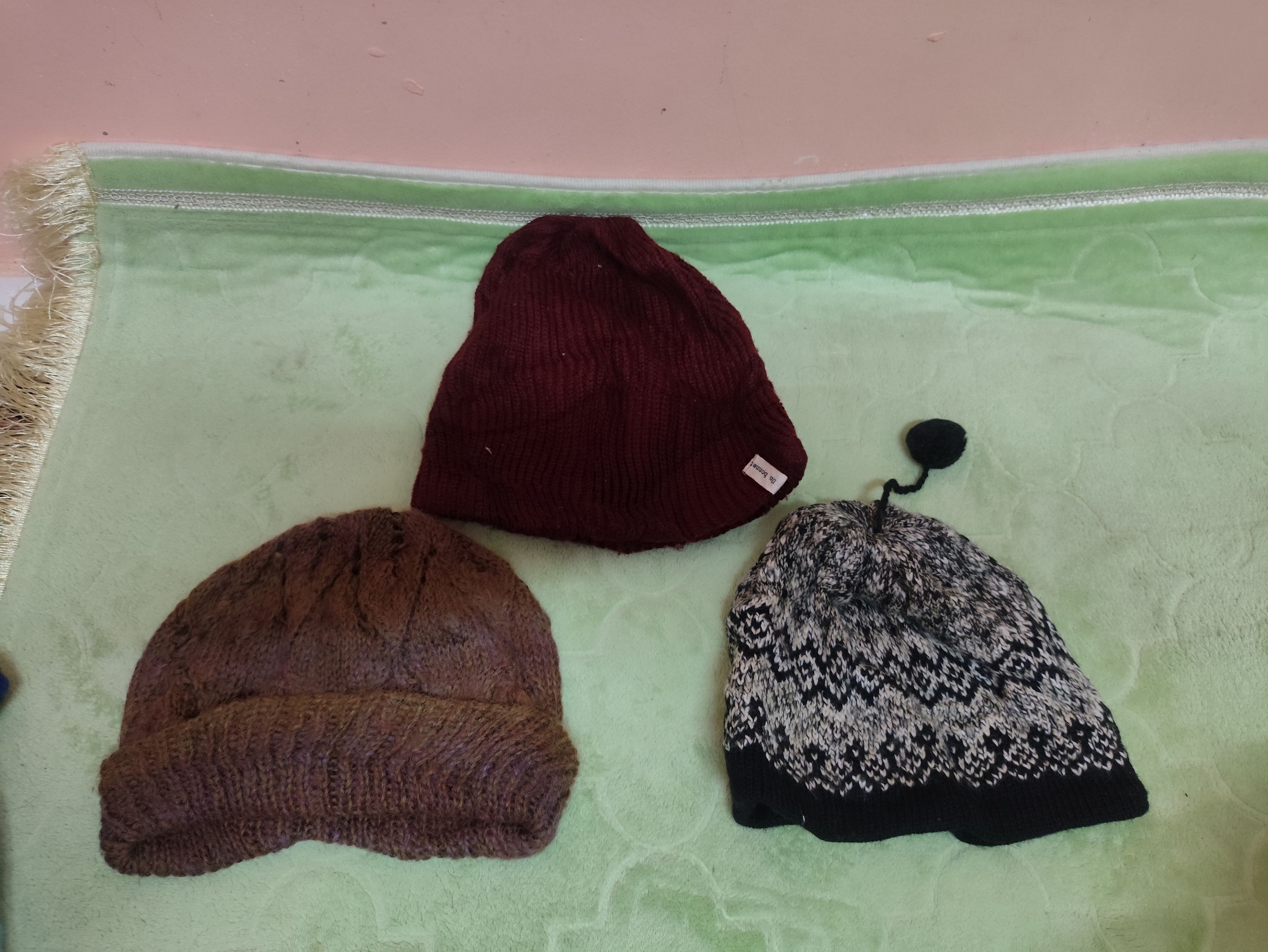 Vintage Kombo 3 pieces Vintage Beanies Snowcap Streetwear Size ONE SIZE - 1 Thumbnail