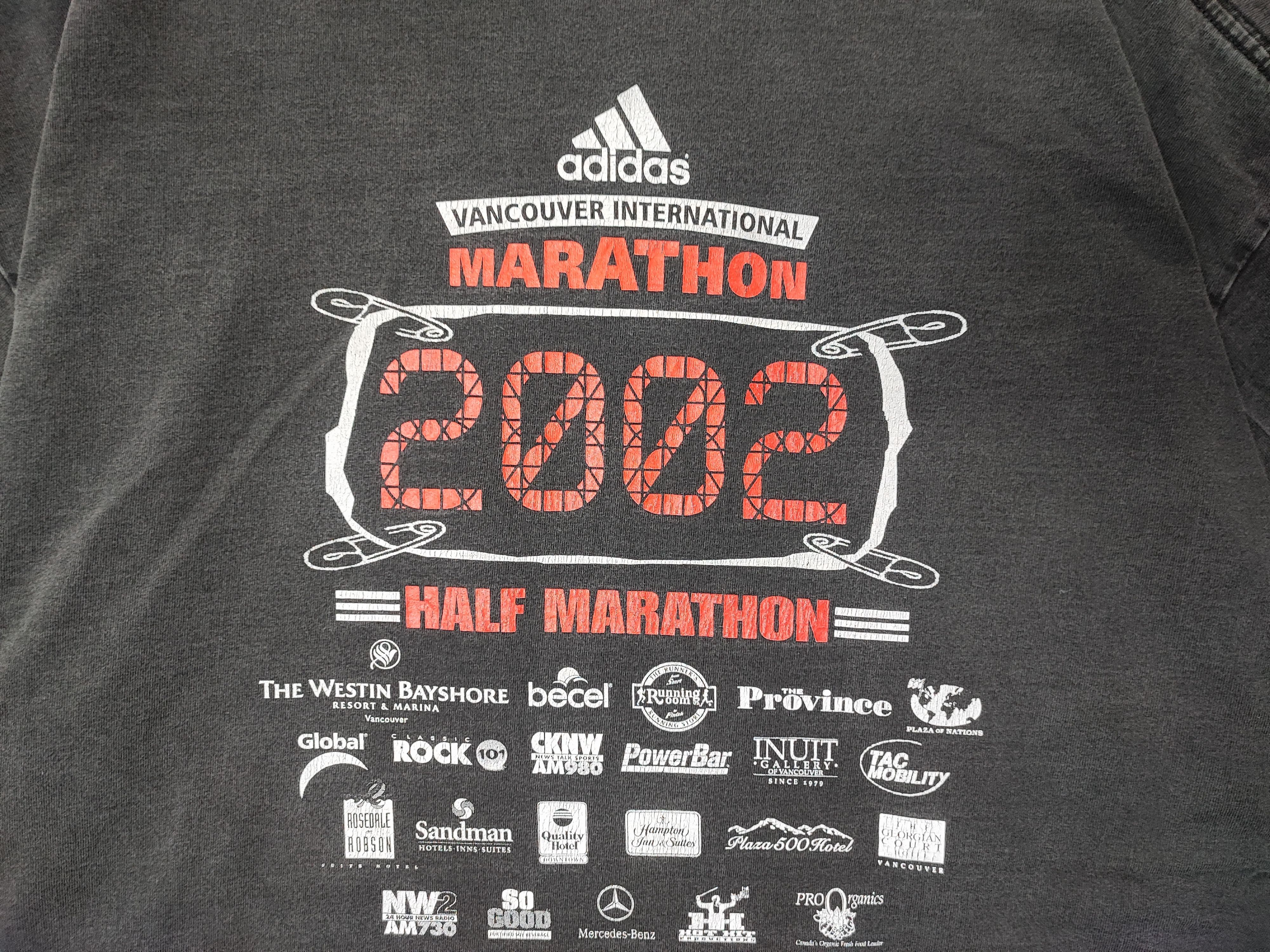 Adidas Adidas Vintage Tshirt Marathon Size US L / EU 52-54 / 3 - 14 Thumbnail