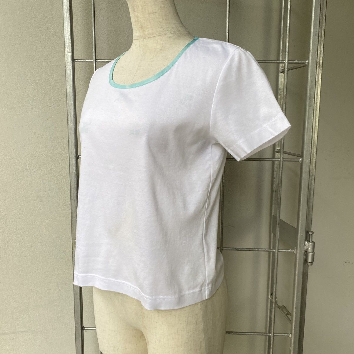 Courreges Courreges White Scoop Neck T-Shirt with Mint Trim Size S / US 4 / IT 40 - 18 Thumbnail