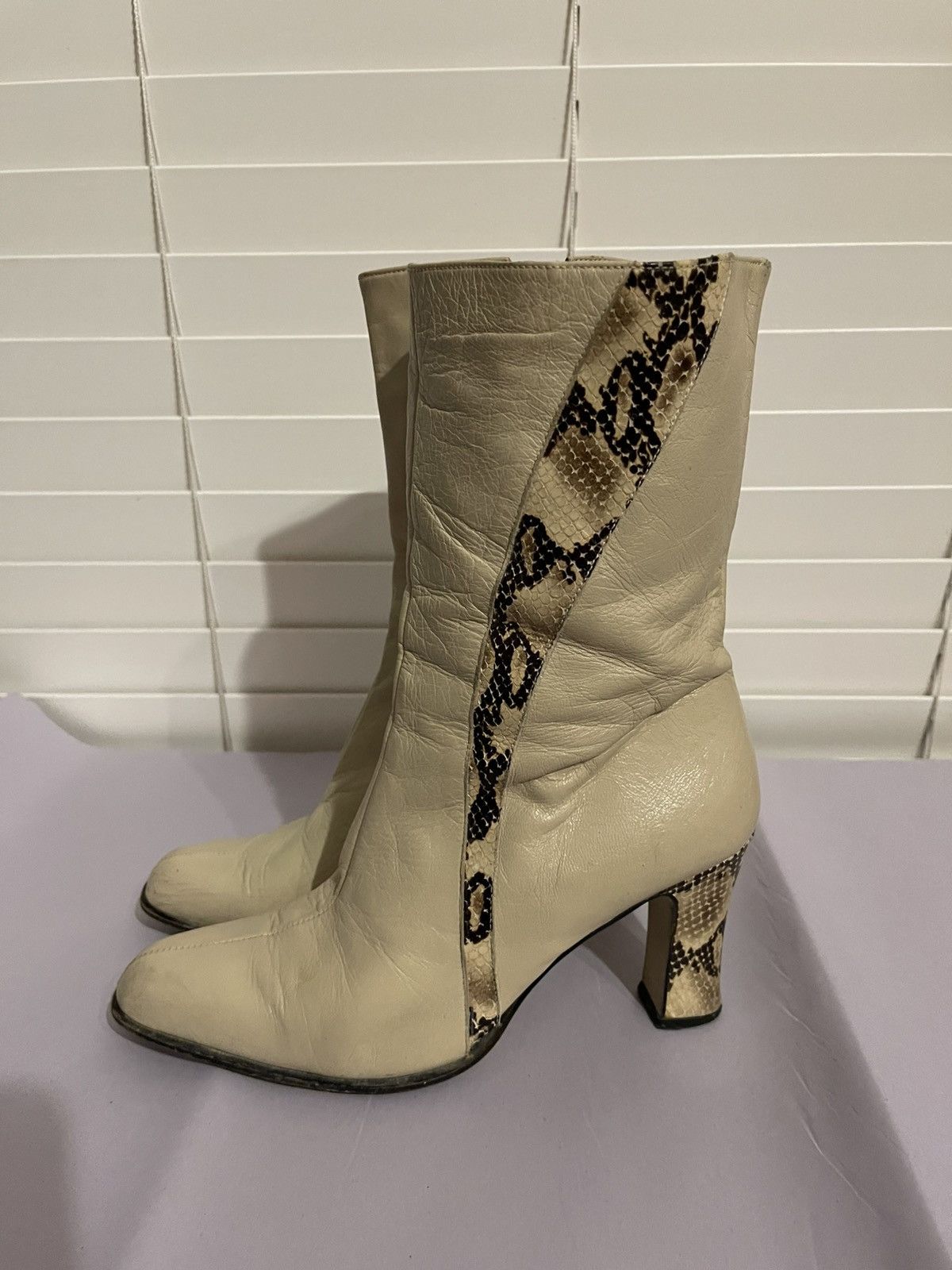 Vintage Bellini Cream And Brown Heeled Boots With Sleek Sihouette Size US 7 / IT 37 - 2 Thumbnail
