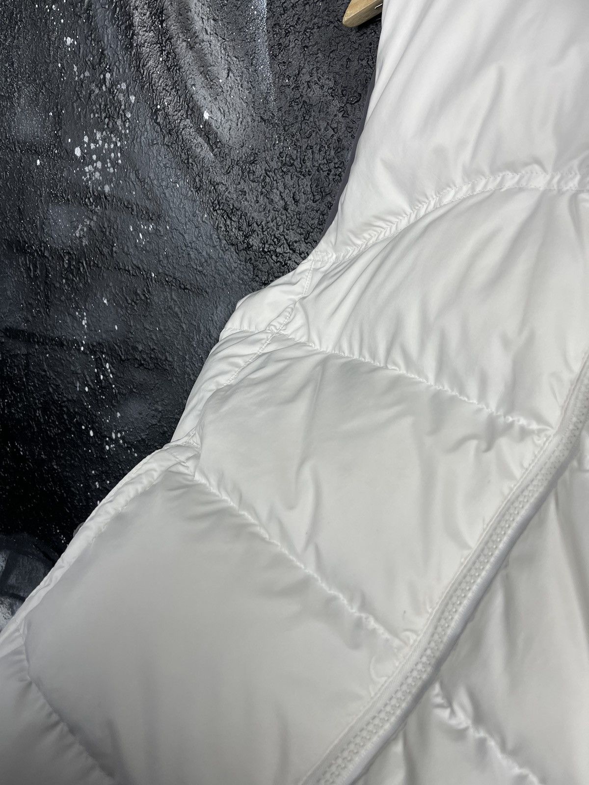 The North Face The North Face 700 Vintage White Goose Down Vest WMNS Size M Size M / US 6-8 / IT 42-44 - 12 Thumbnail