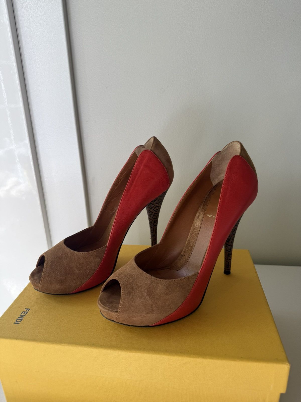 Fendi Fendi tobacco poppy suede leather pumps Size US 9 / IT 39 - 2 Thumbnail
