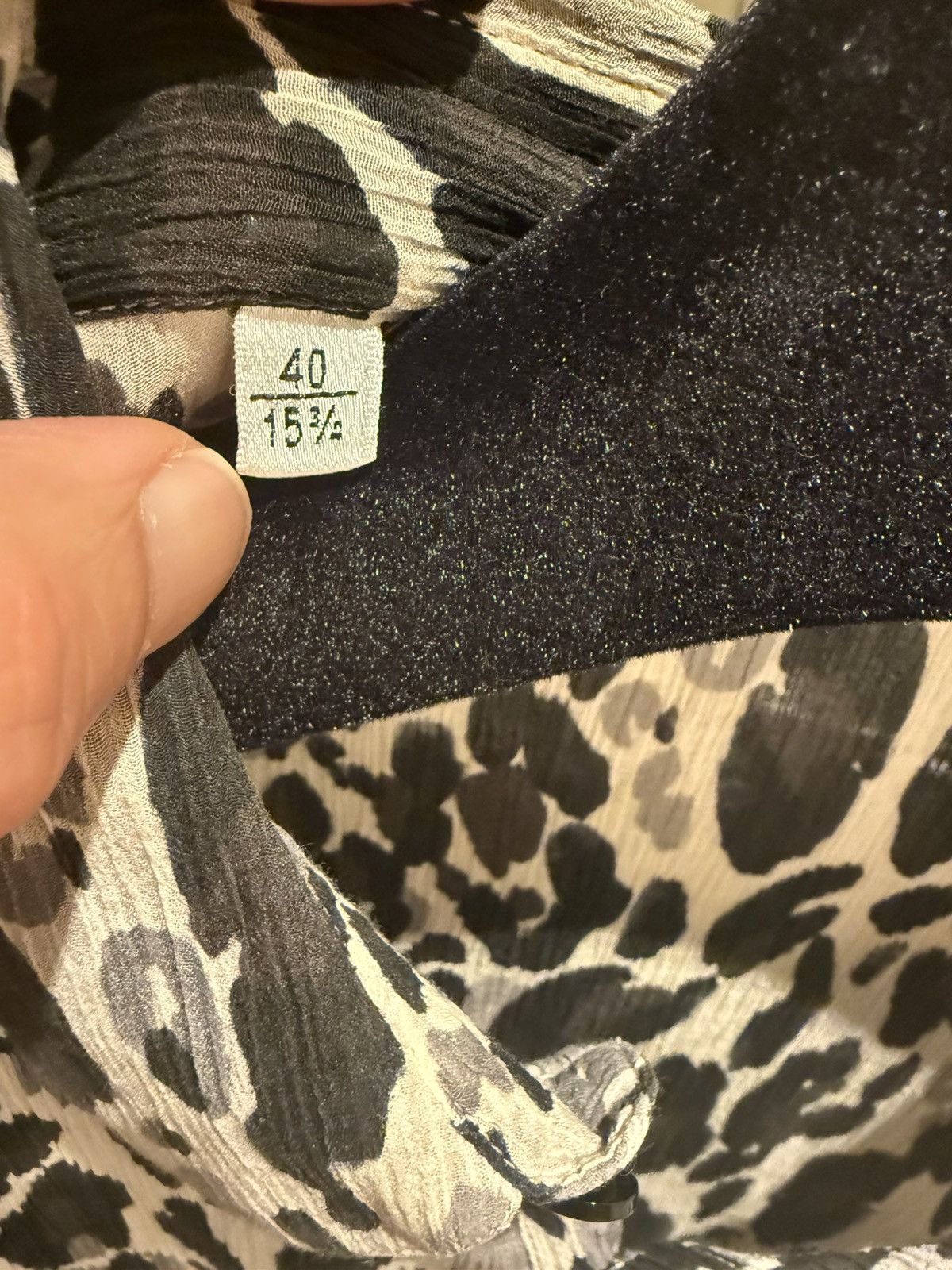 Saint Laurent Paris Snow leopard print crepe shirt size 40 Size US M / EU 48-50 / 2 - 6 Thumbnail