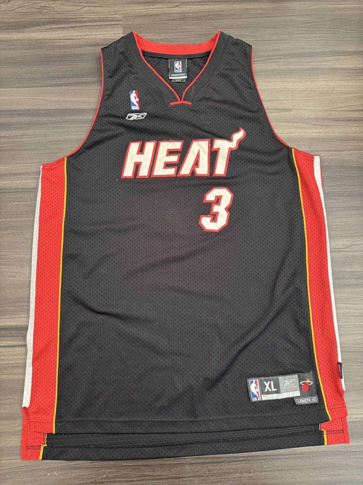 Reebok Dwayne Wade #3 Miami Heat NBA Stitched Jersey Length +2 Size US XL / EU 56 / 4 - 1 Thumbnail