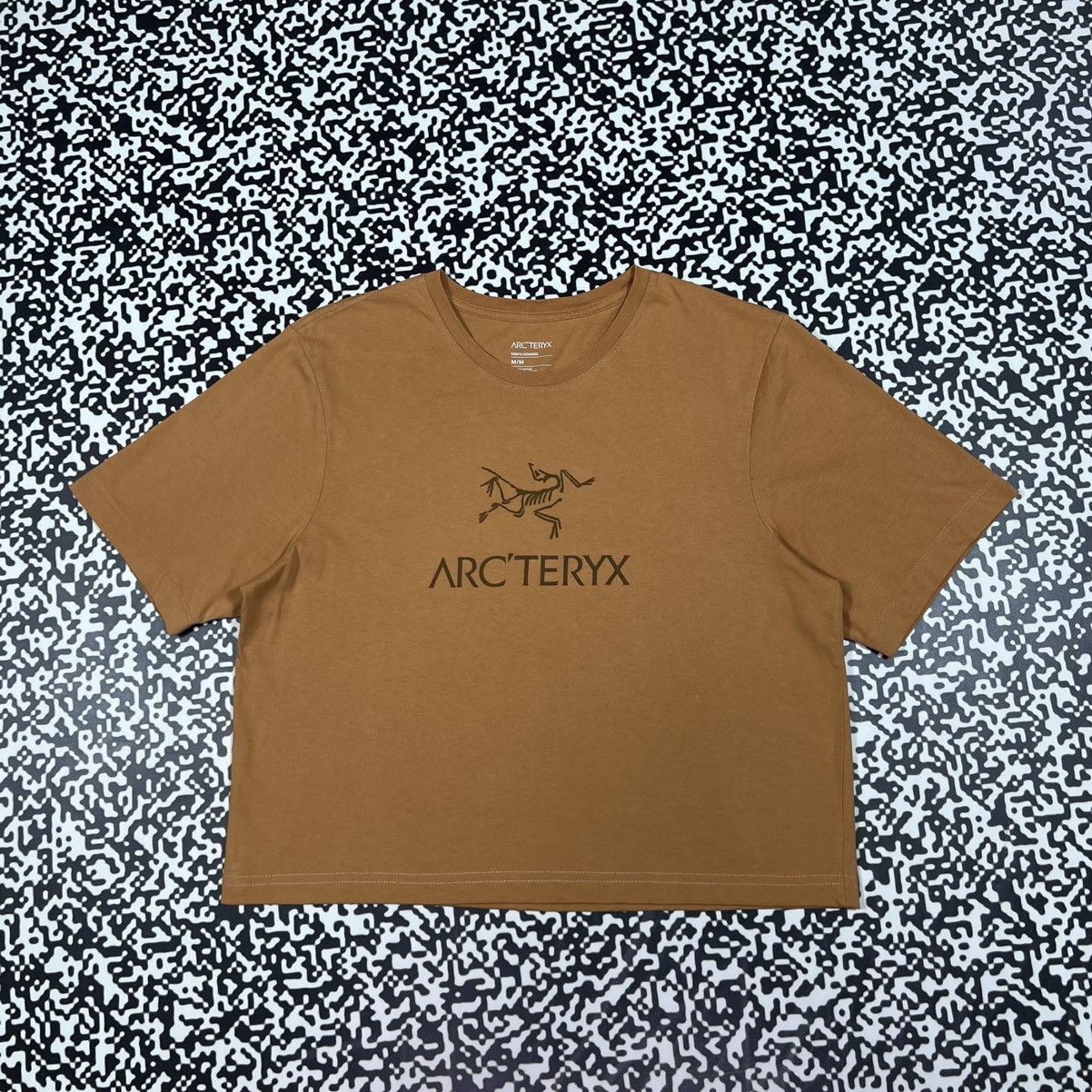 Arc'teryx Vintage Y2K Arcteryx Big Logo Outdoor Style Cropped T-shirt Size L / US 10 / IT 46 - 2 Thumbnail