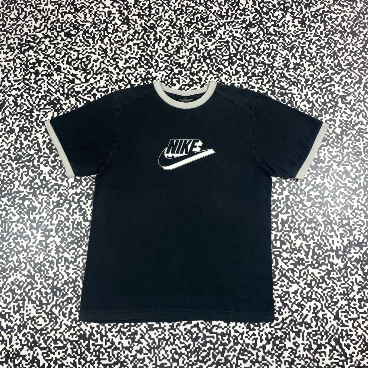 Nike Vintage Y2K Nike Swoosh Big Logo Retro Style Faded T-shirt Size M / US 6-8 / IT 42-44 - 2 Thumbnail