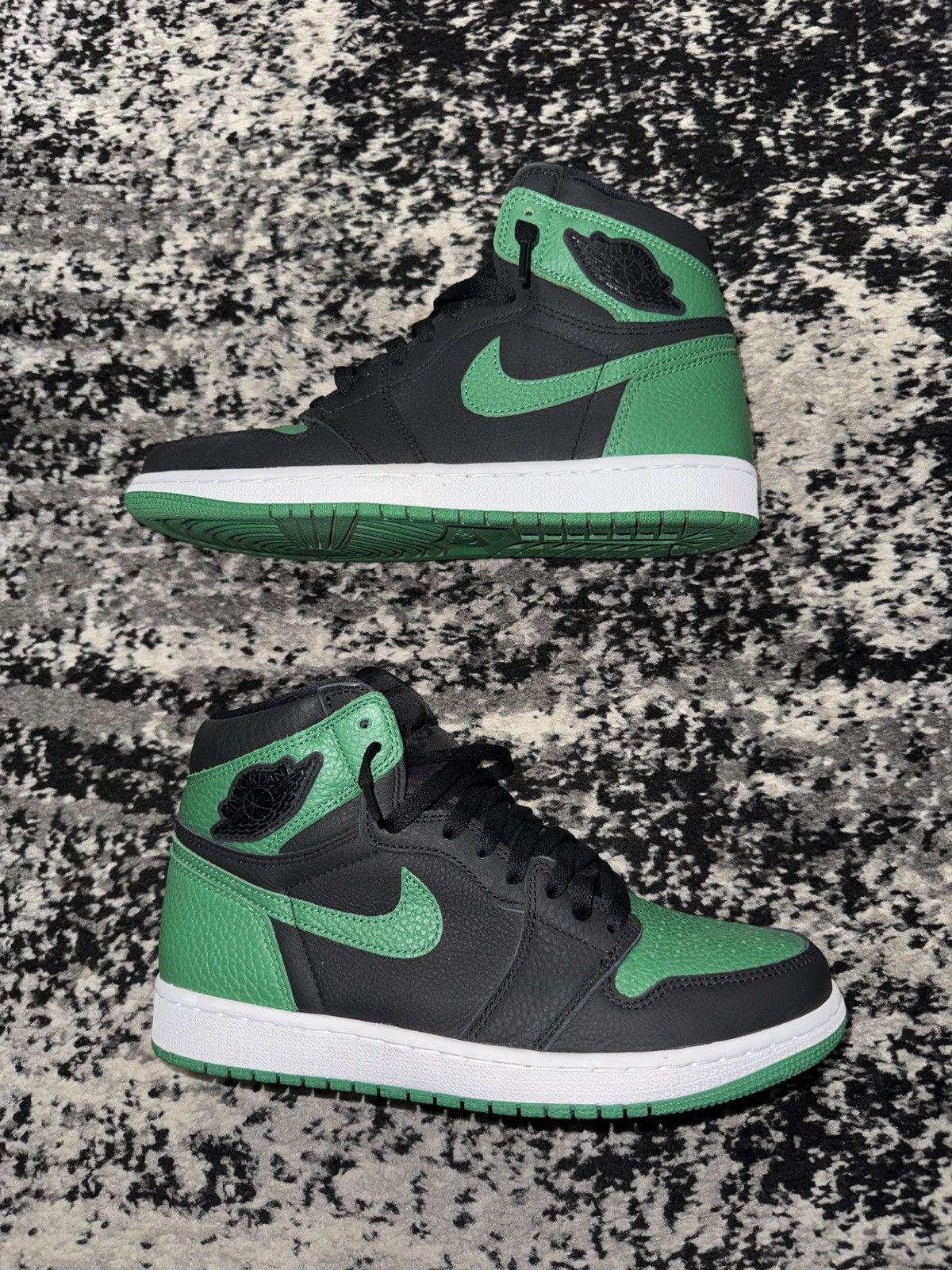 Nike Jordan 1 OG Pine Green Size US 9 / EU 42 - 3 Thumbnail