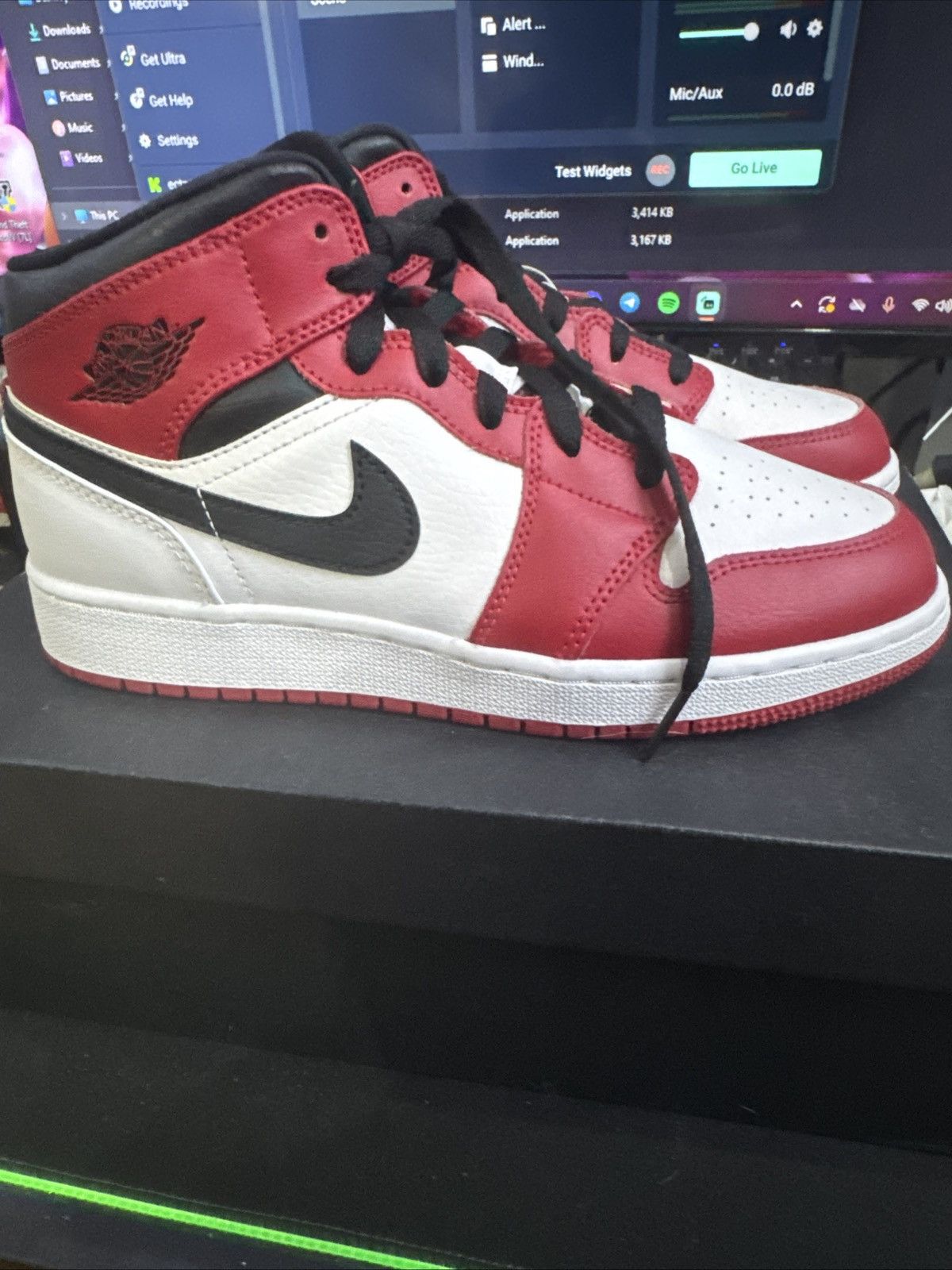 JORDAN 1 MID CHICAGO GS