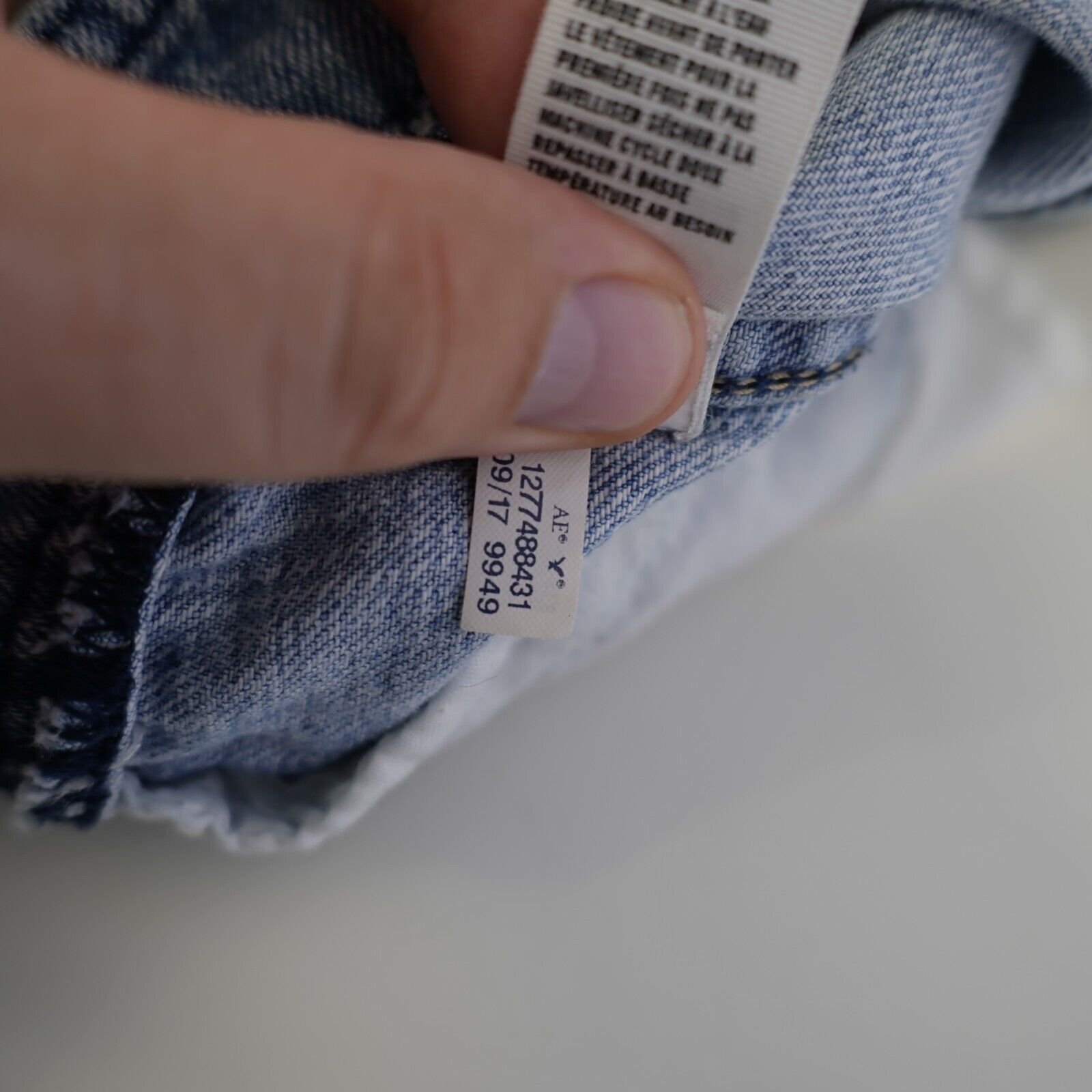 American Eagle Outfitters American Eagle Medium Light Blue Denim Jean Jacket Sleeveles Size M / US 6-8 / IT 42-44 - 7 Thumbnail