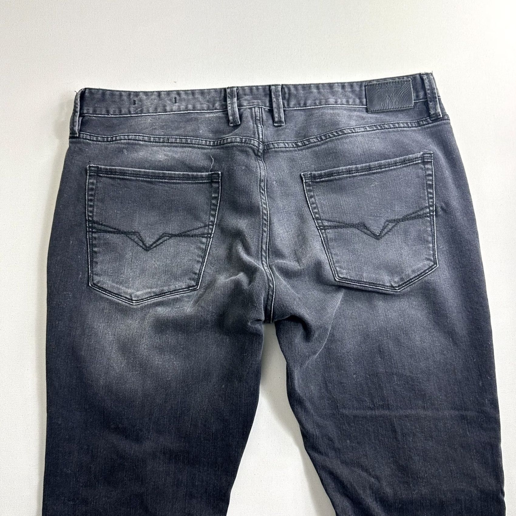 Guess VINTAGE Guess Jeans Slim Straight Men's 38x31 Faded Black Distressed Jeans Distressed Black 90s Hip Hop Streetwear Y2K Mens Size US 38 / EU 54 - 5 Thumbnail