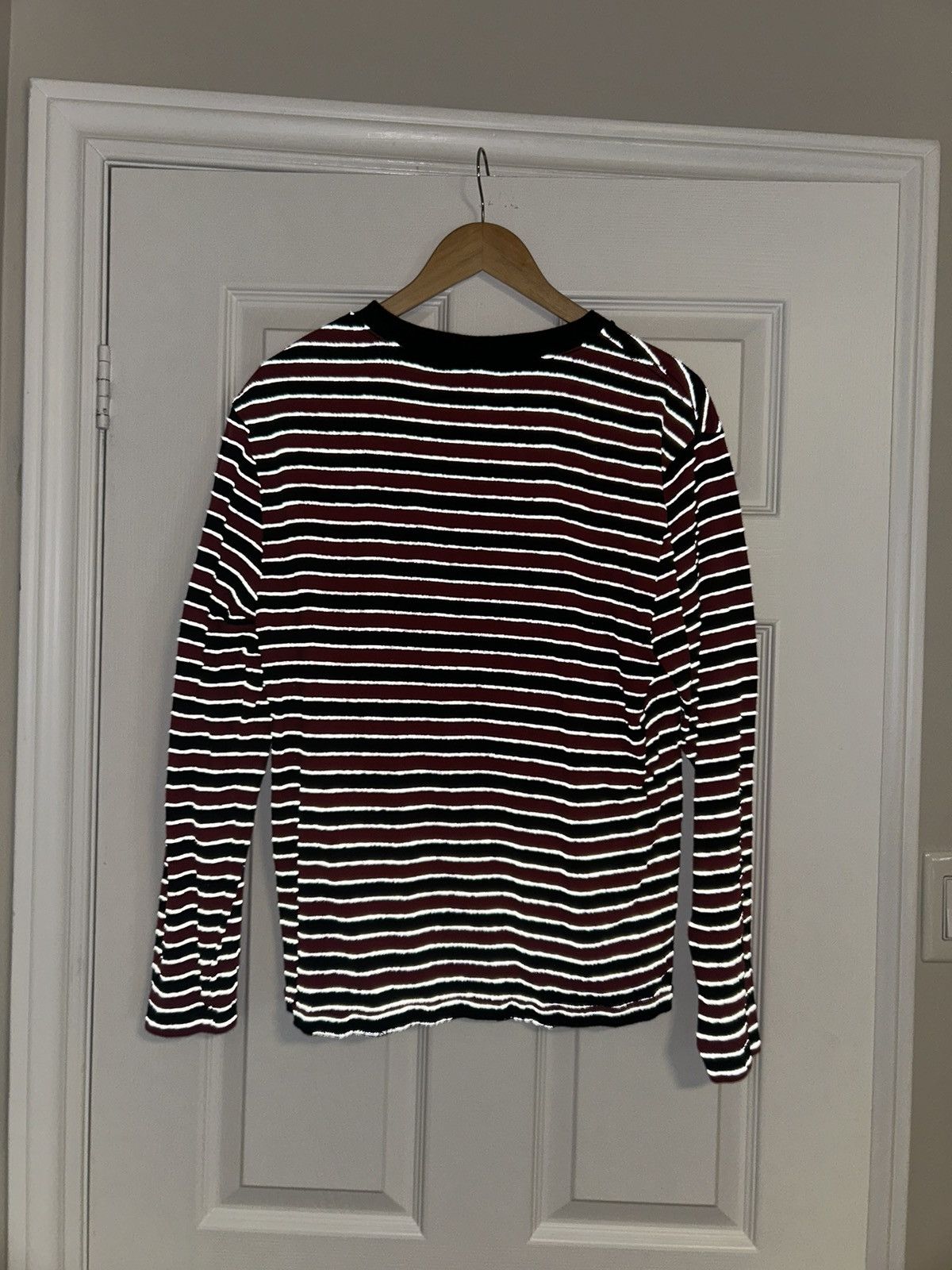 Guess × Places + Faces Guess x Places + Faces L/S Size US M / EU 48-50 / 2 - 4 Thumbnail