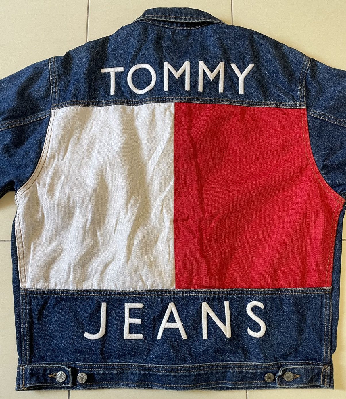 Tommy Hilfiger Vtg 90s Tommy Jeans Big Flag Trucker / Denim Jacket Size US M / EU 48-50 / 2 - 5 Thumbnail