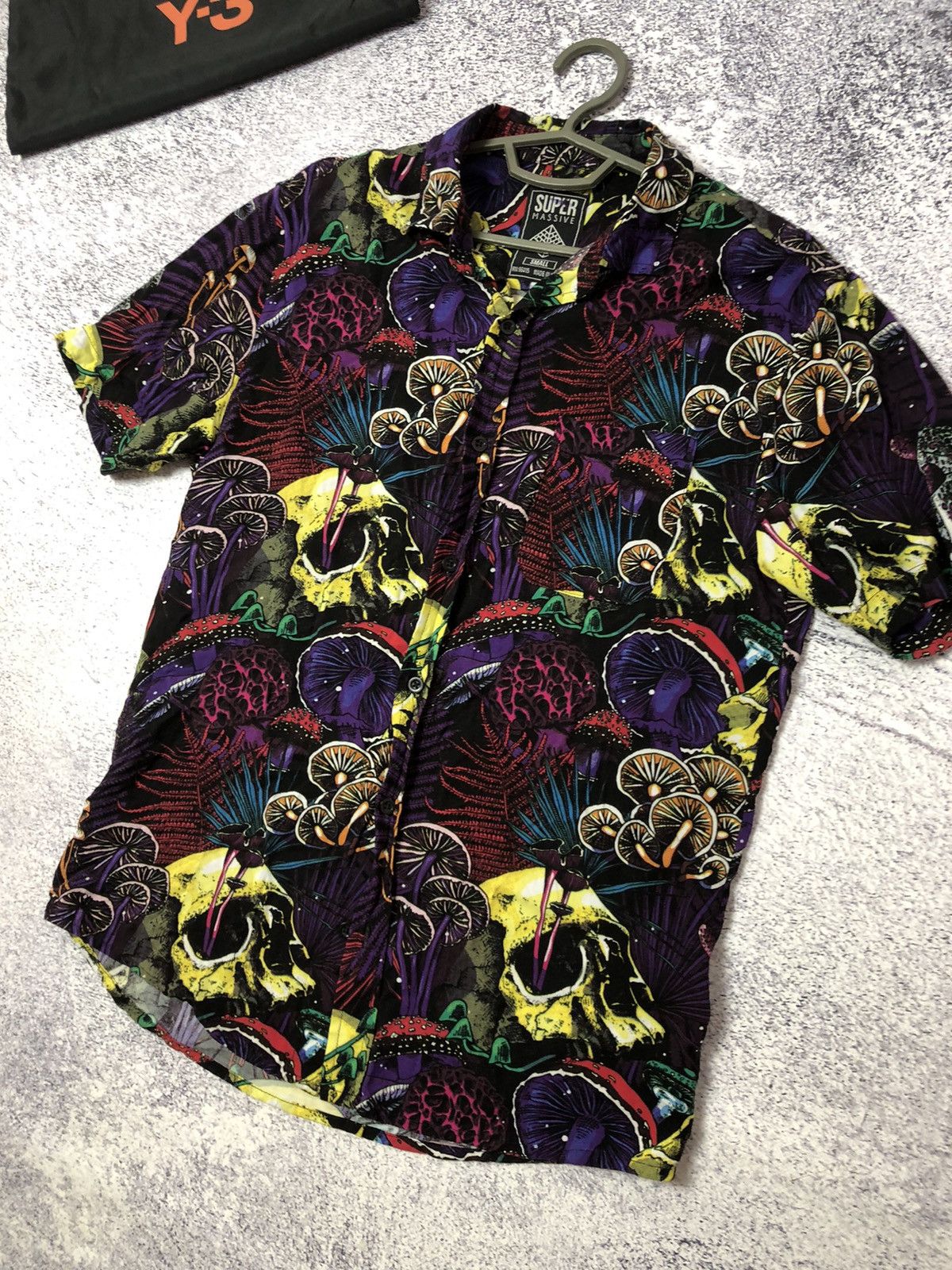 Vintage Men’s crezy shirt Hawaiin size S y2k vintage Size US S / EU 44-46 / 1 - 2 Thumbnail