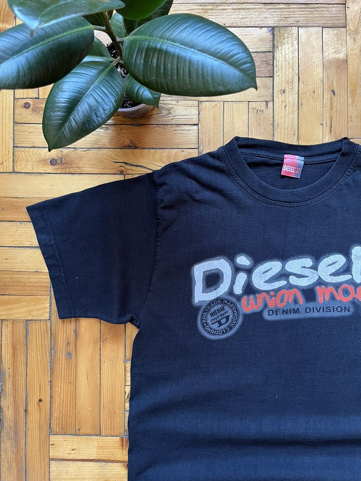 Diesel Vintage Diesel Avant Garde 90's Streetwear Big Logo Tee Size US M / EU 48-50 / 2 - 2 Thumbnail